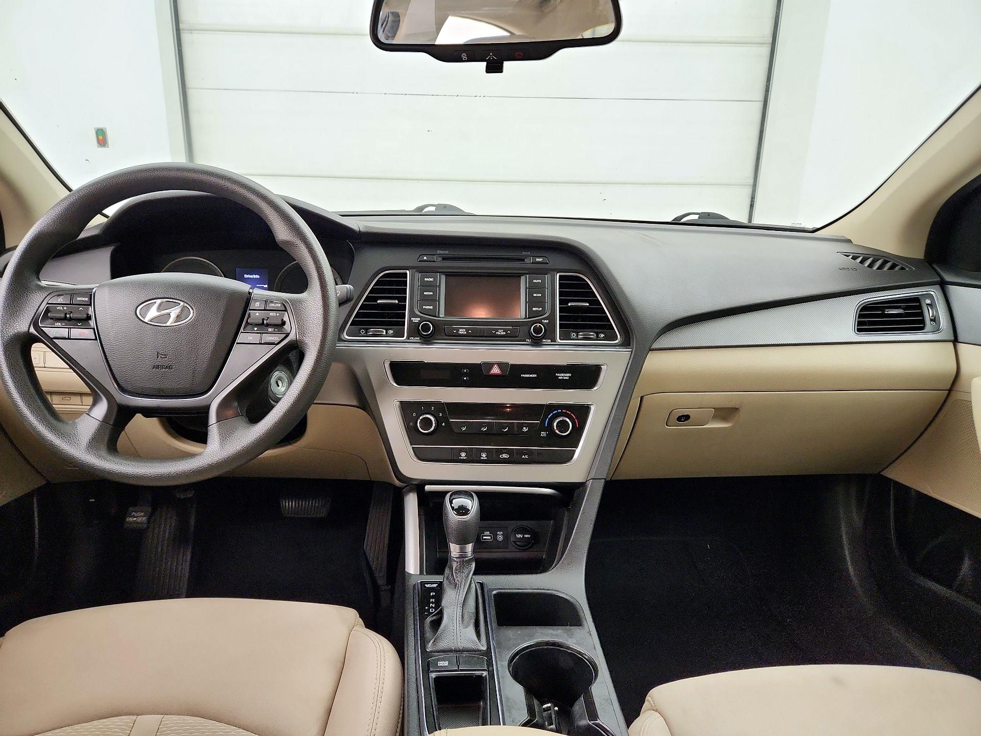 Thumbnail: 2015 Hyundai Sonata - 9