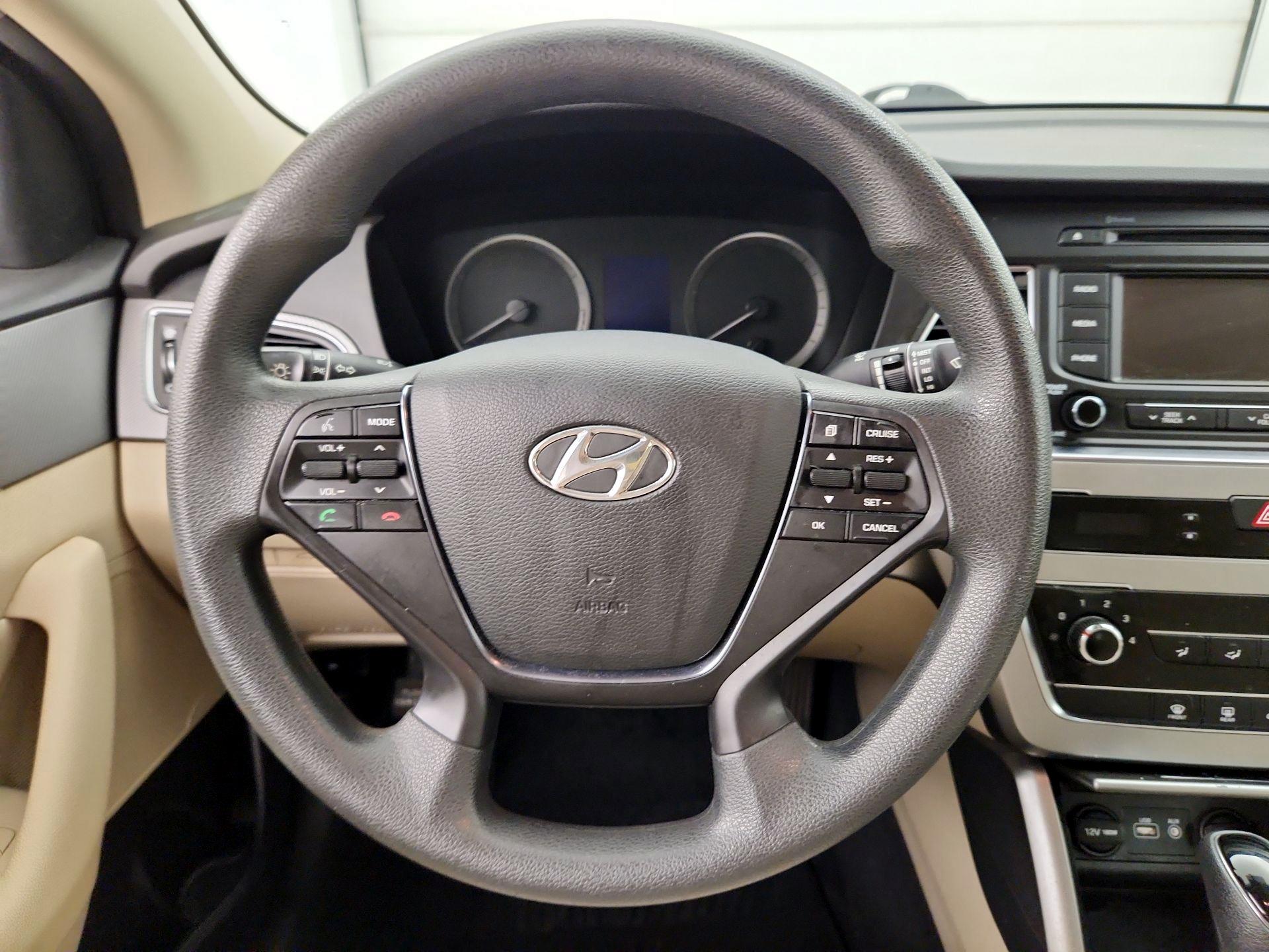 Thumbnail: 2015 Hyundai Sonata - 10