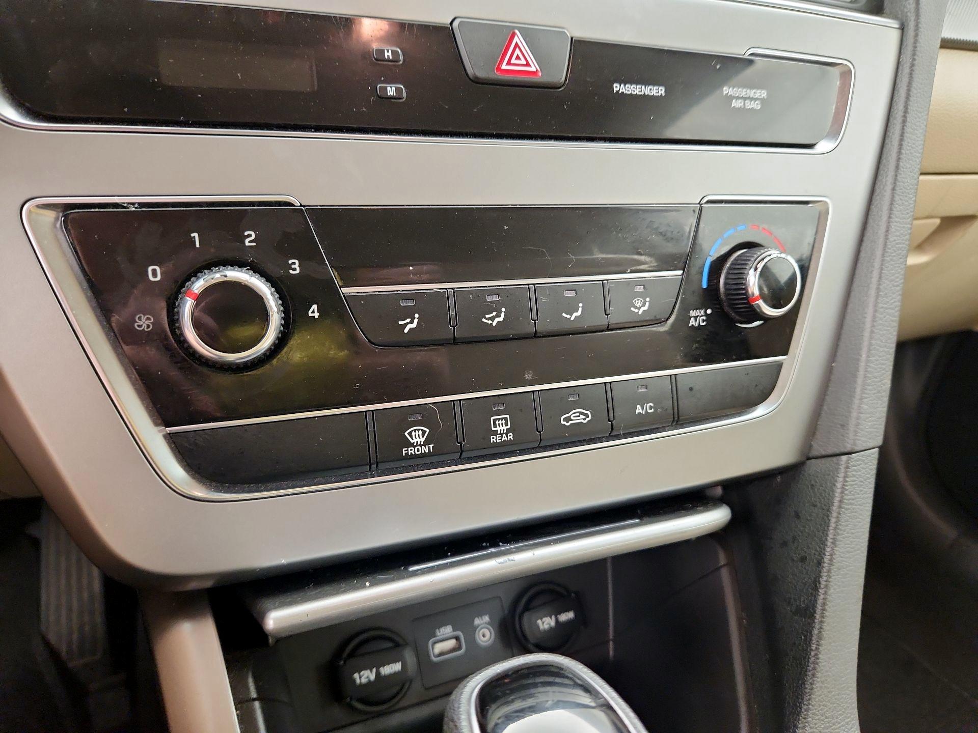 Thumbnail: 2015 Hyundai Sonata - 16