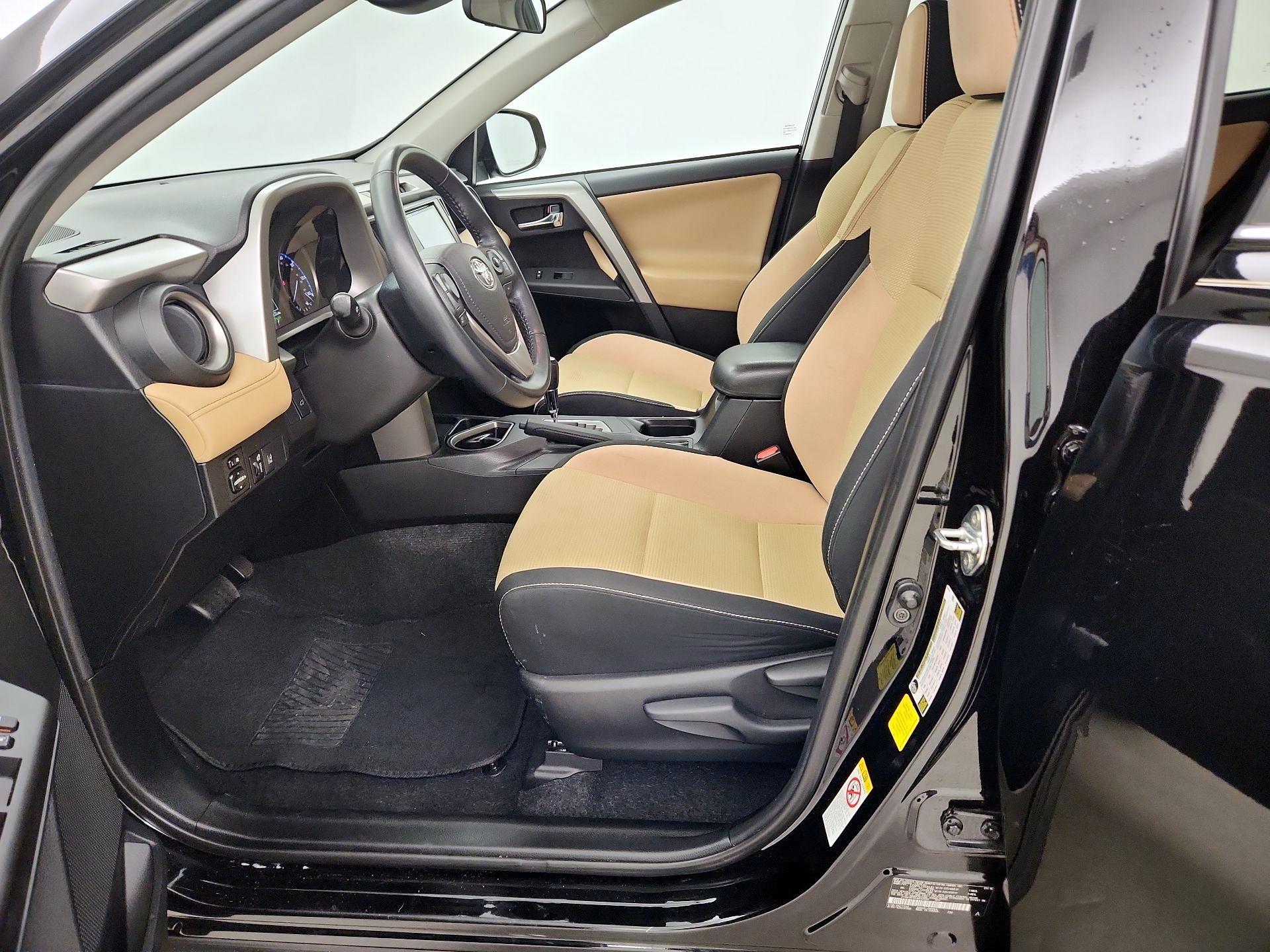 Thumbnail: 2018 Toyota RAV4 - 11