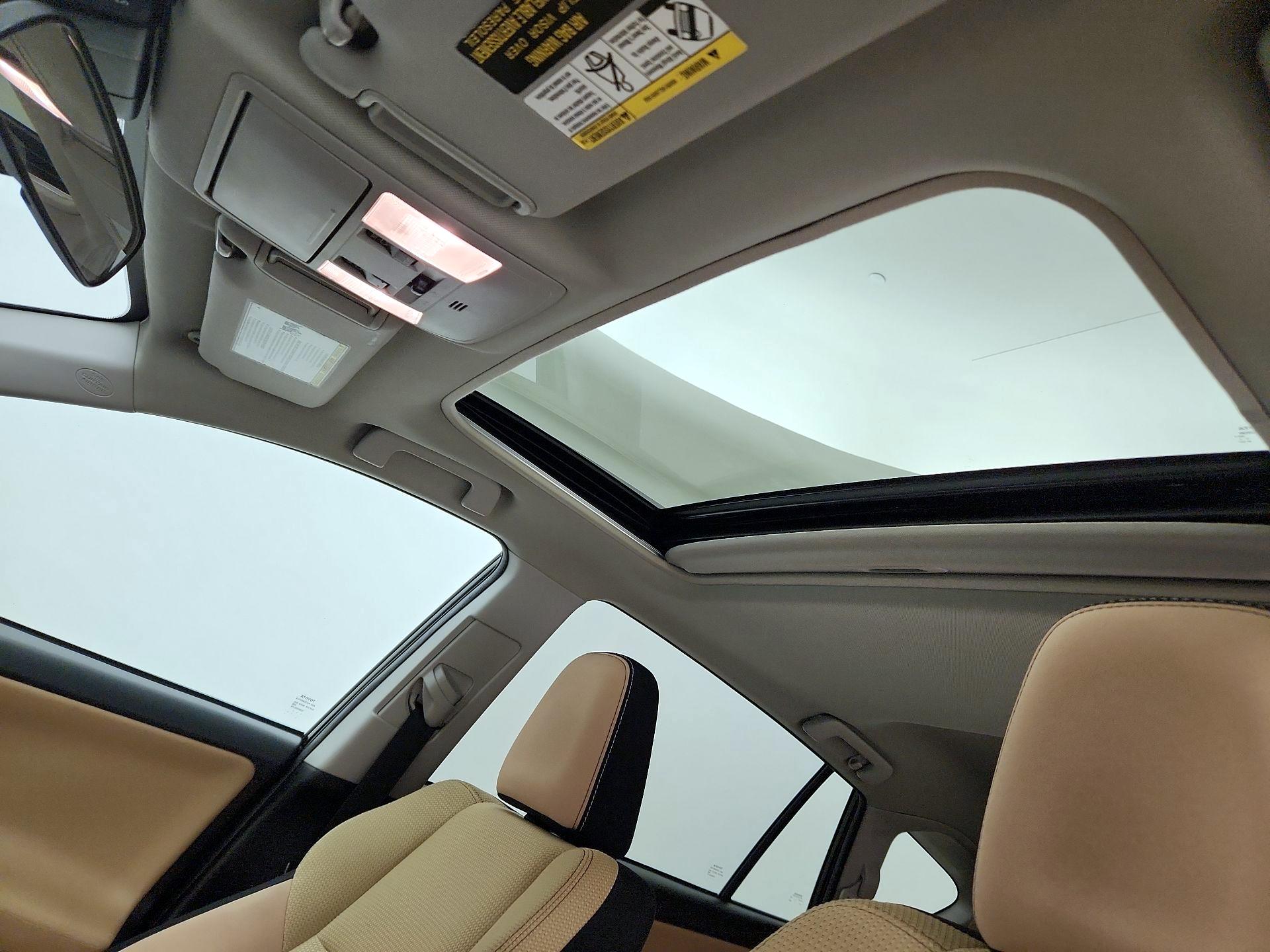 Thumbnail: 2018 Toyota RAV4 - 19