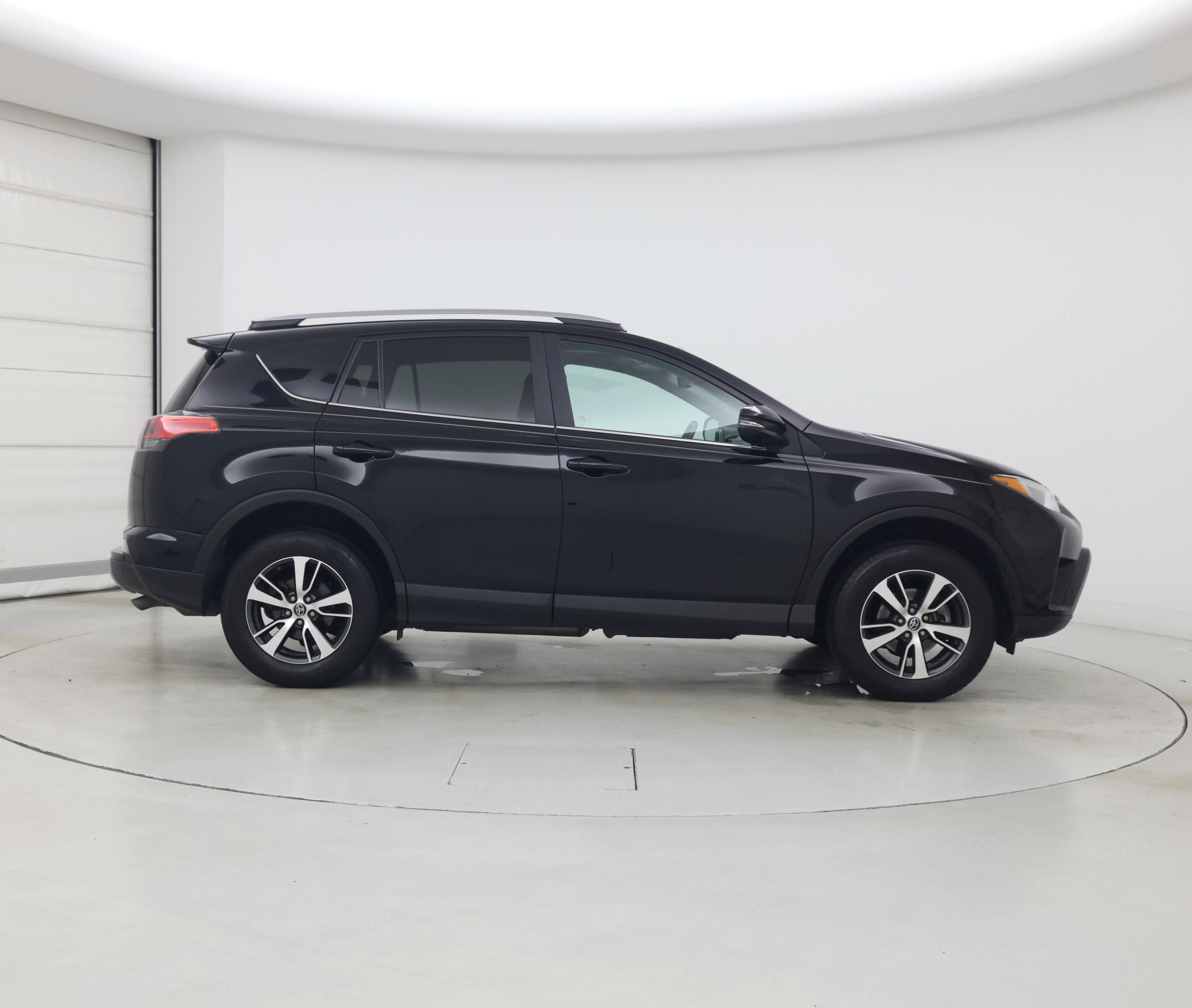 Thumbnail: 2018 Toyota RAV4 - 7