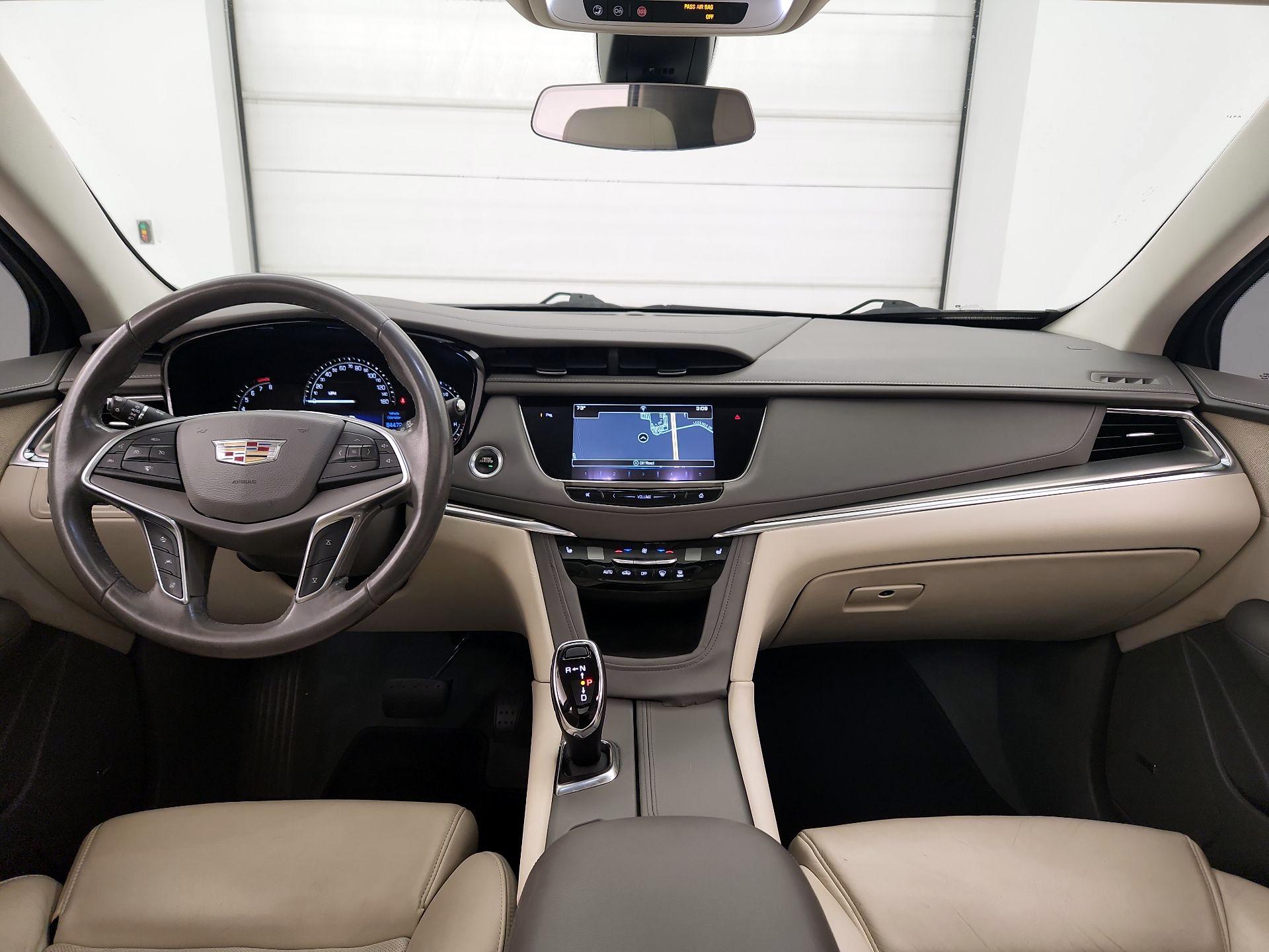 Thumbnail: 2017 Cadillac XT5 - 9