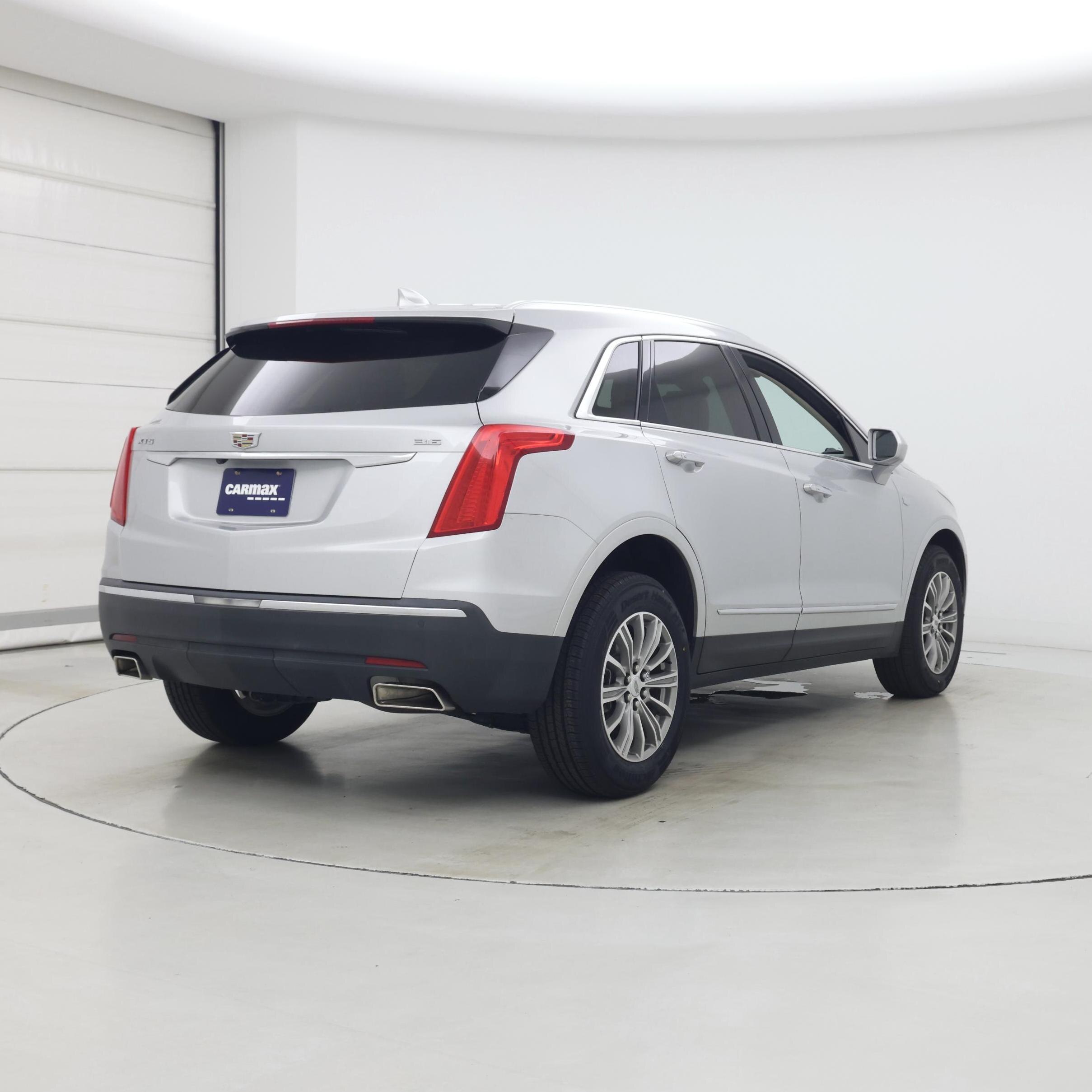 Thumbnail: 2017 Cadillac XT5 - 8
