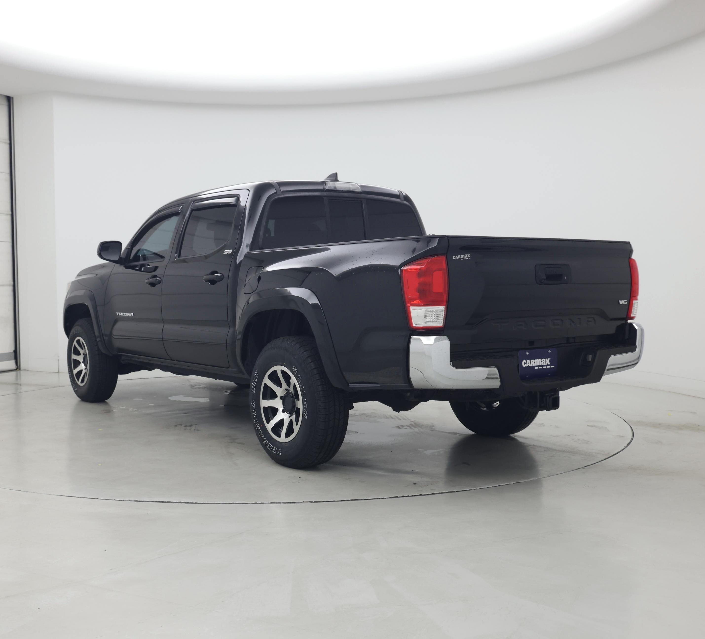 Thumbnail: 2017 Toyota Tacoma - 2