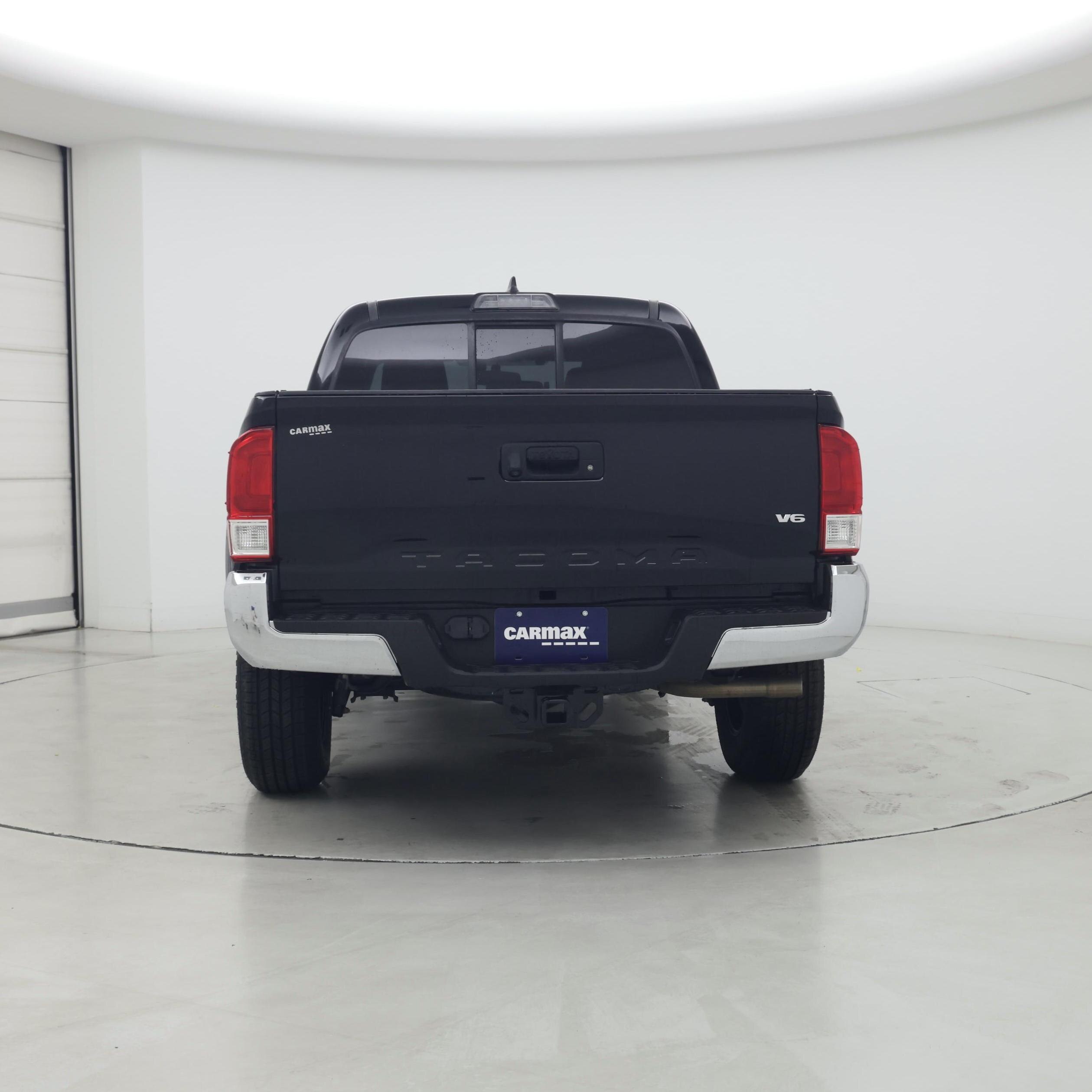 Thumbnail: 2017 Toyota Tacoma - 6