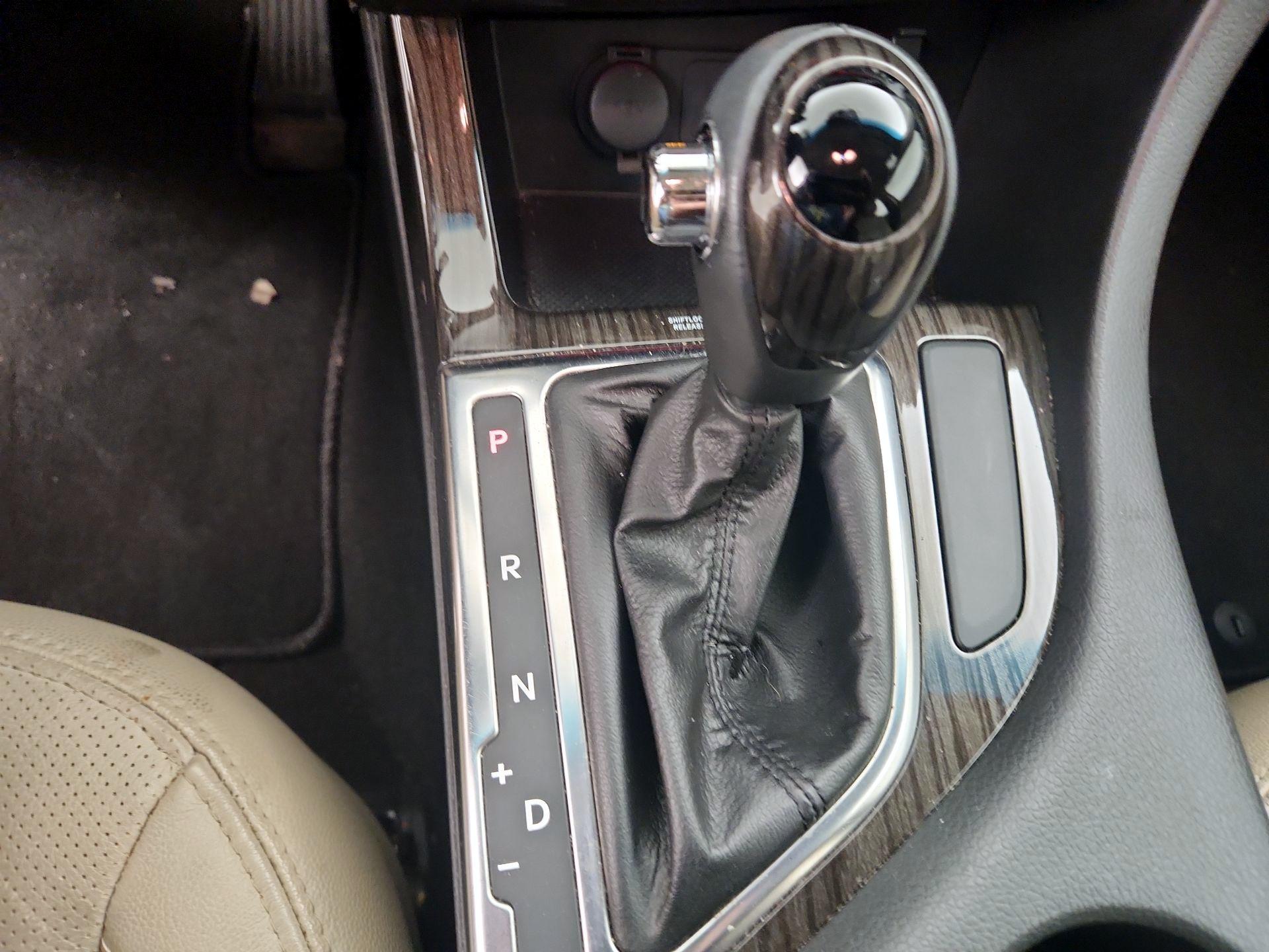 Thumbnail: 2013 Kia Optima - 16