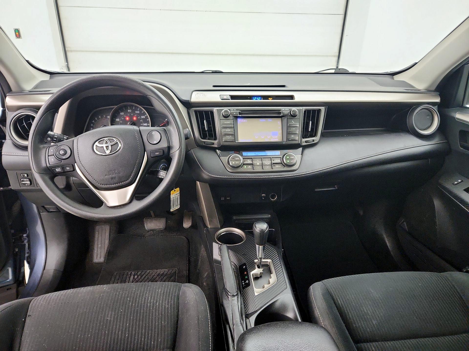 Thumbnail: 2013 Toyota RAV4 - 9