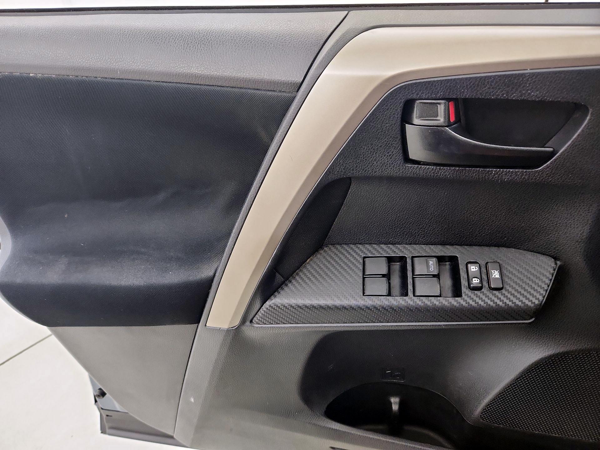 Thumbnail: 2013 Toyota RAV4 - 12