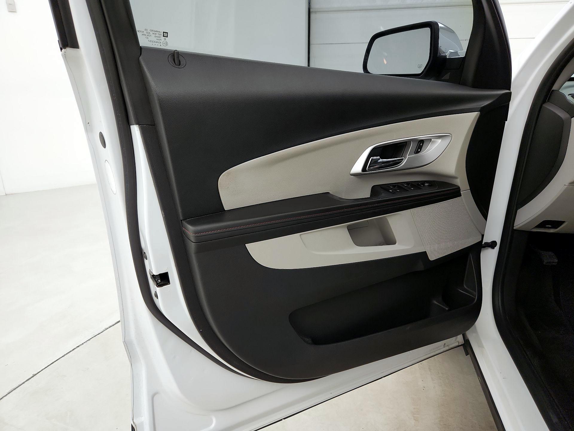 Thumbnail: 2015 Chevrolet Equinox - 12