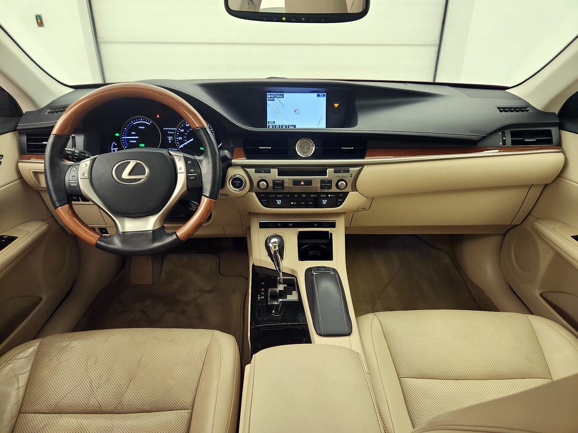Thumbnail: 2015 Lexus ES - 9