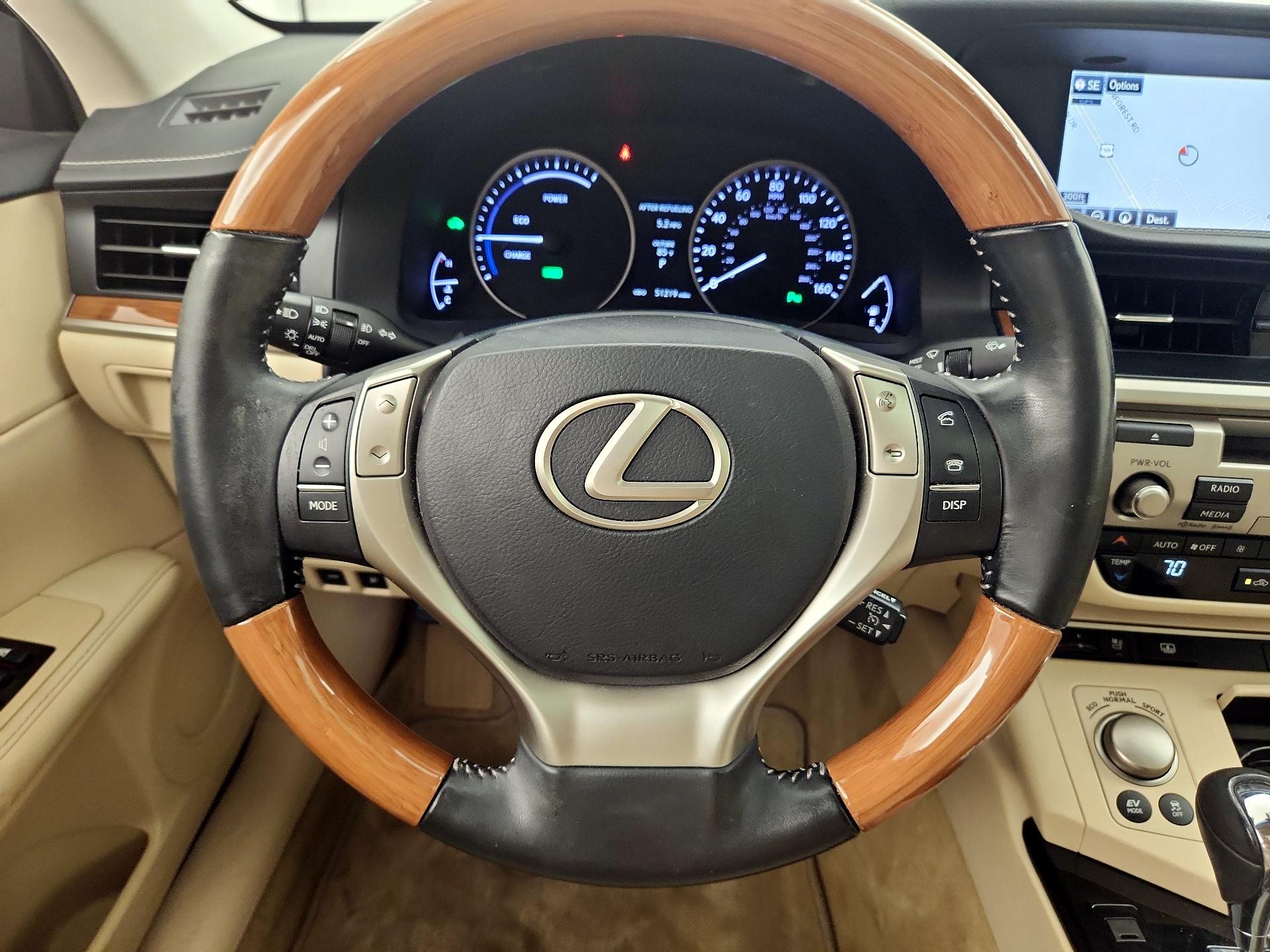 Thumbnail: 2015 Lexus ES - 10