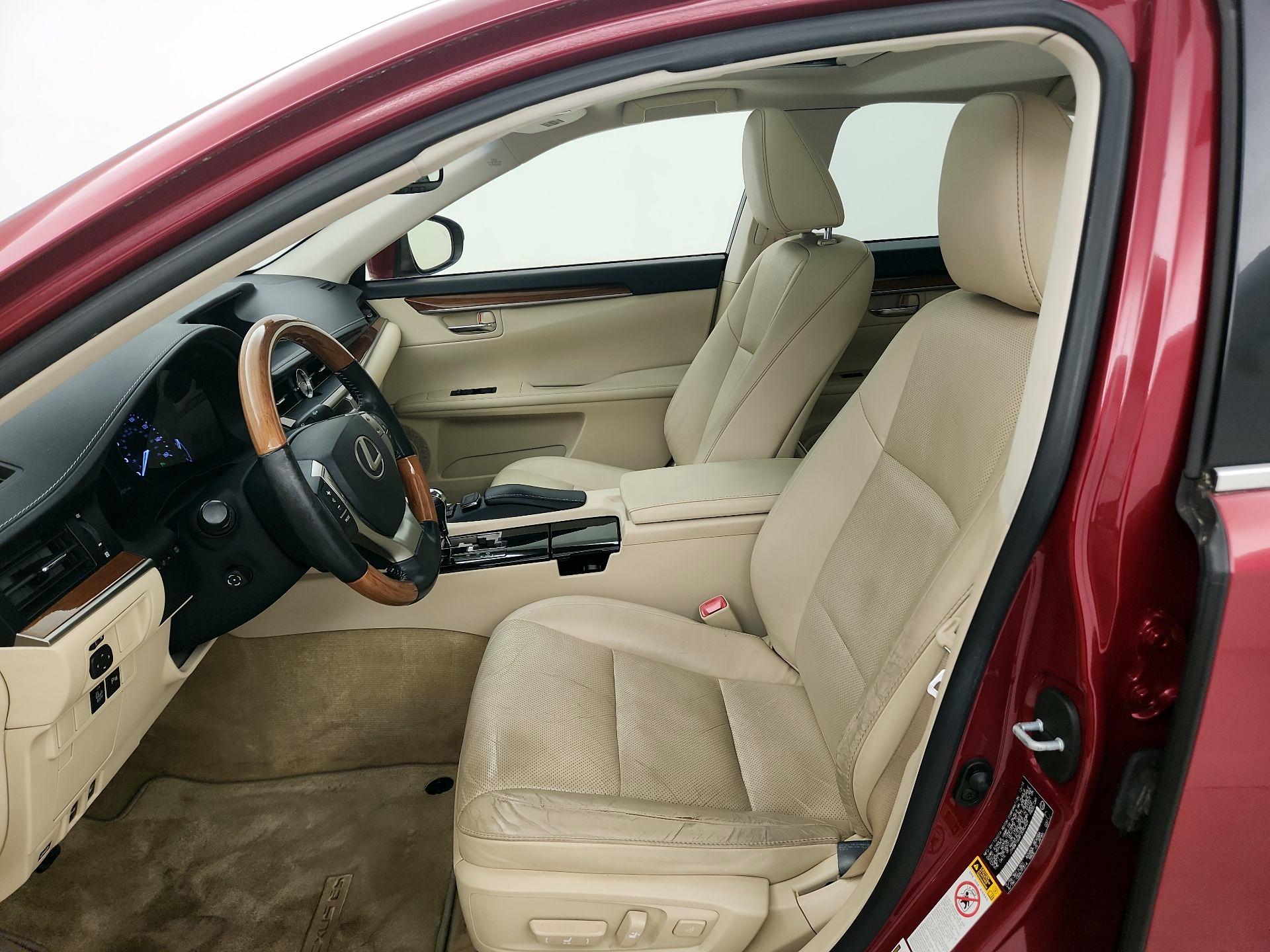Thumbnail: 2015 Lexus ES - 11