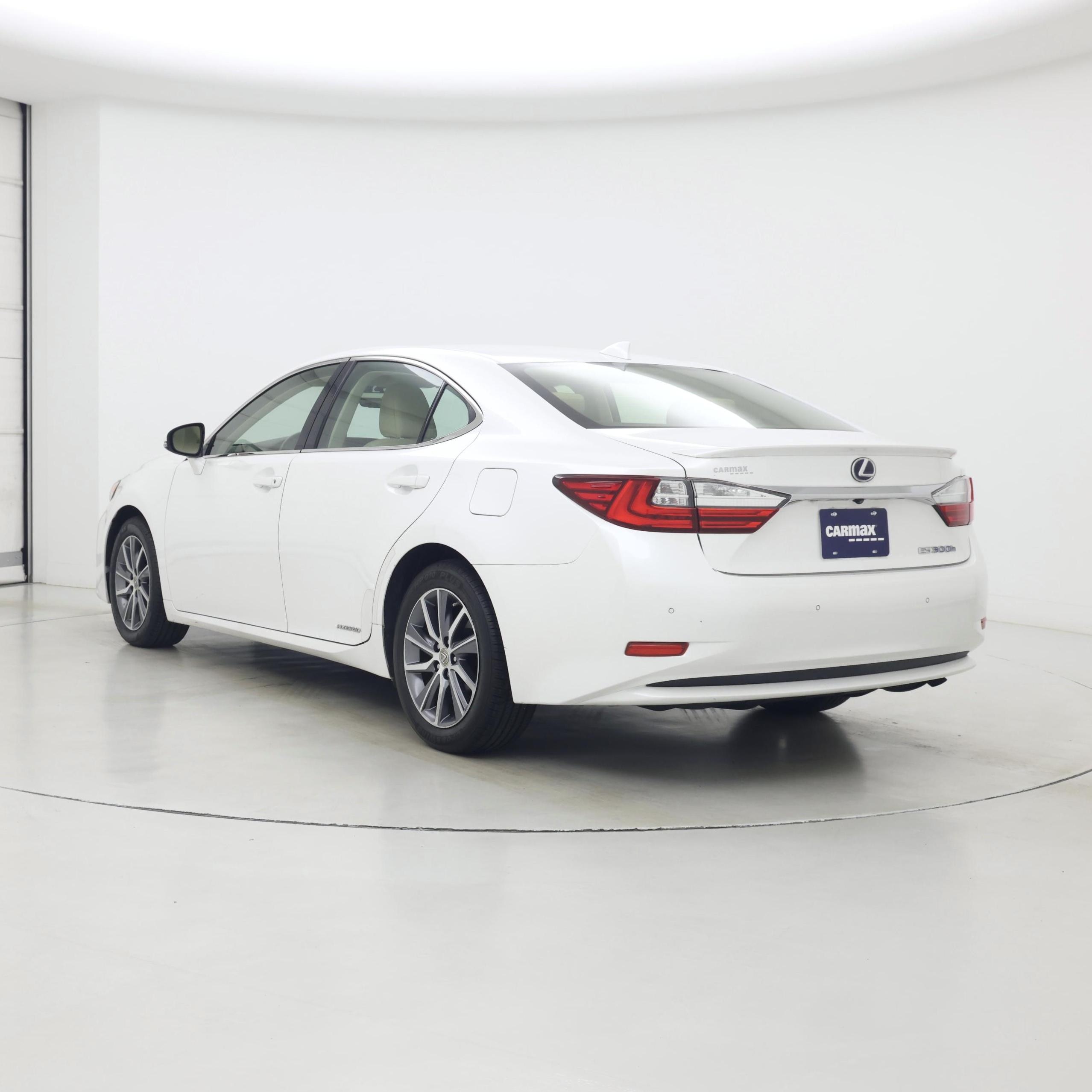 Thumbnail: 2016 Lexus ES - 2