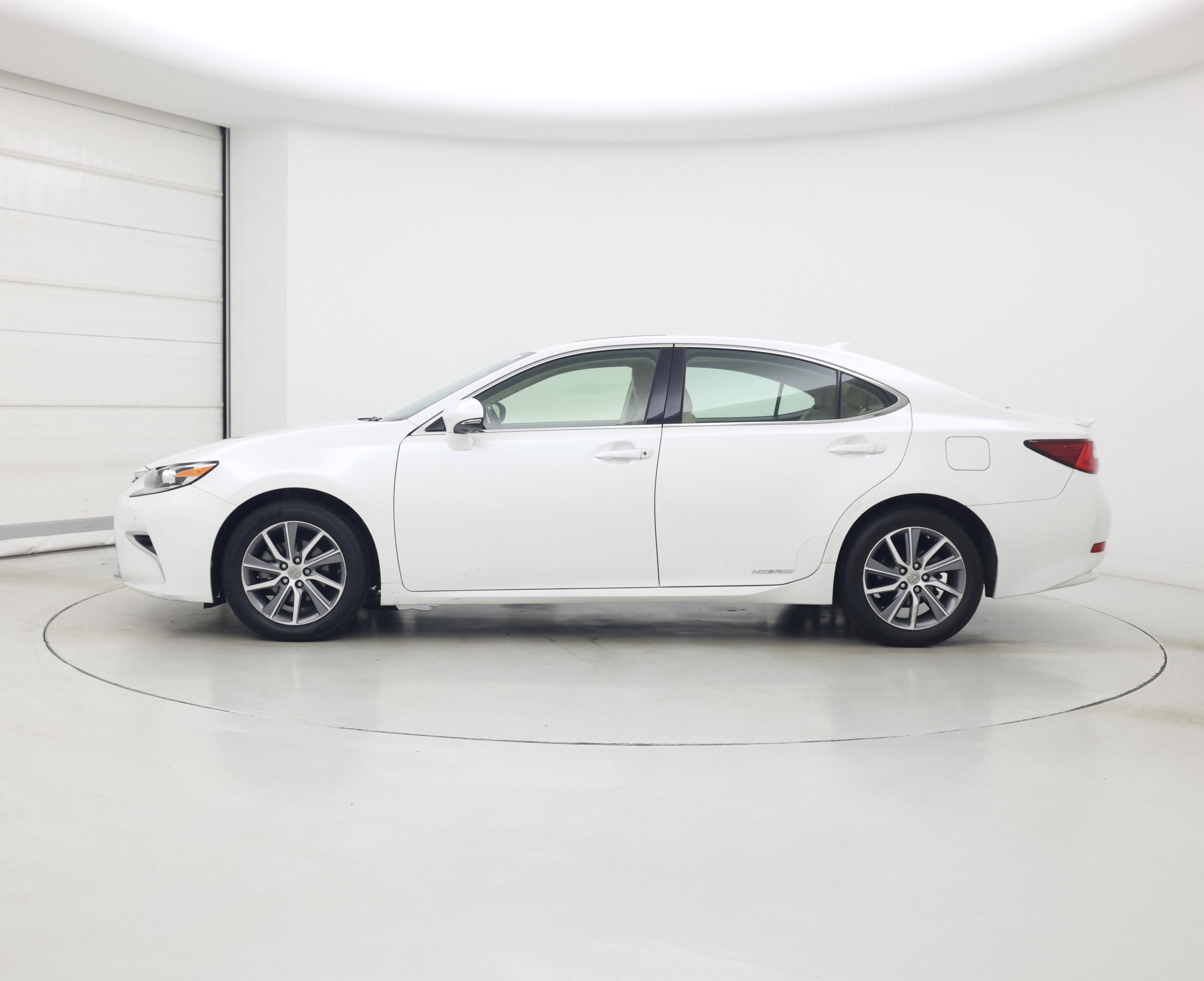 Thumbnail: 2016 Lexus ES - 3