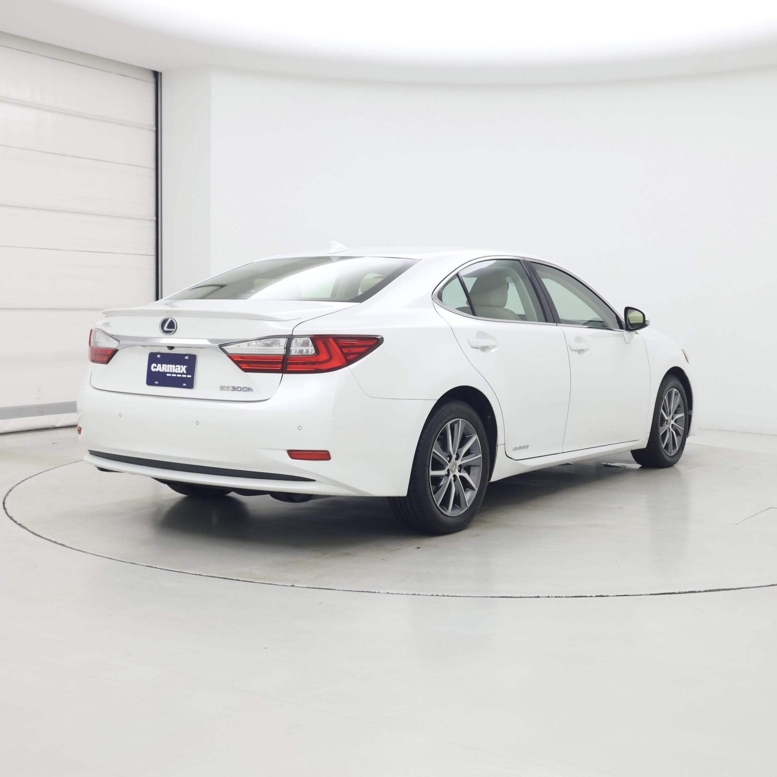 Thumbnail: 2016 Lexus ES - 8