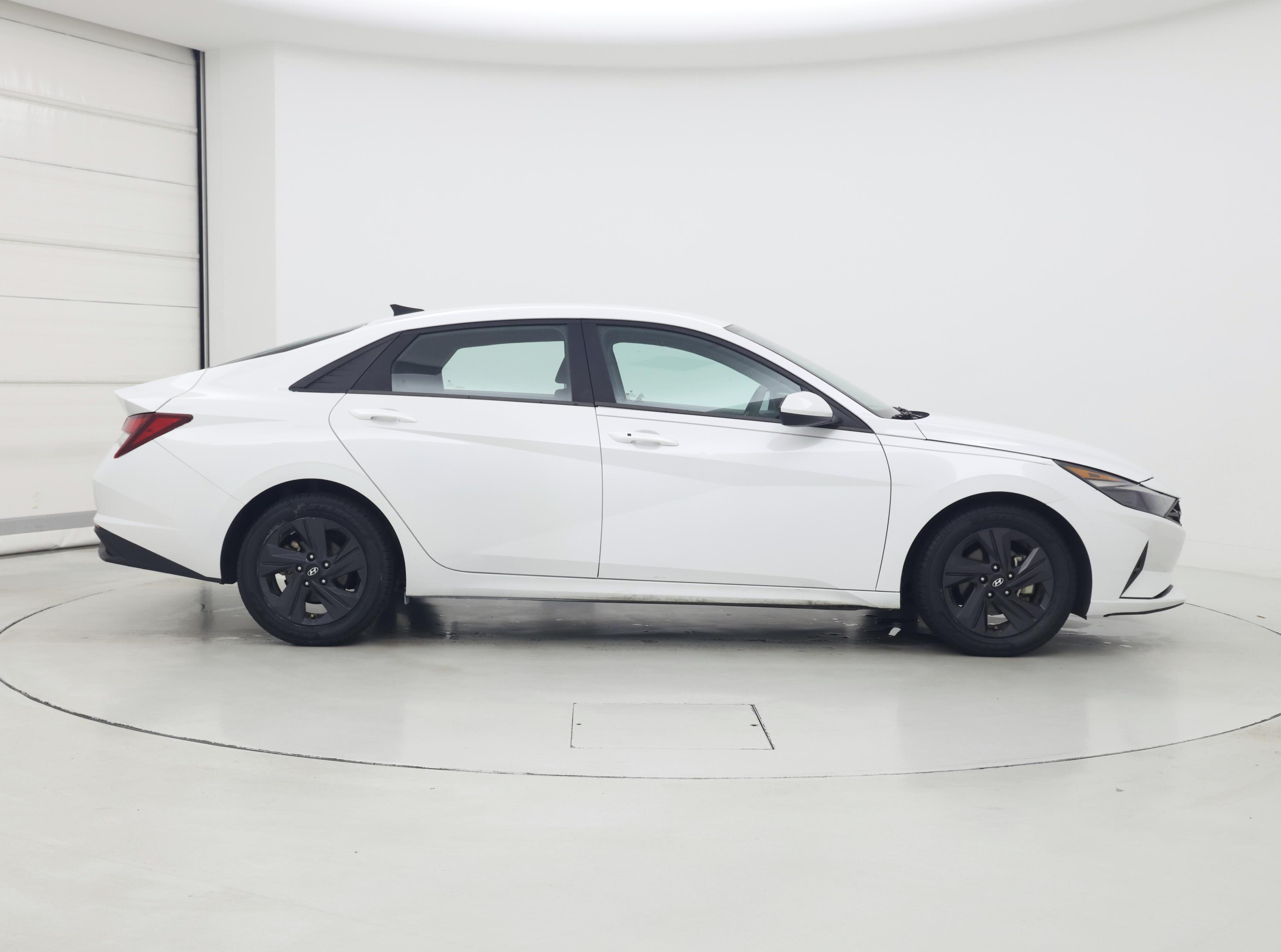 Thumbnail: 2022 Hyundai Elantra - 7