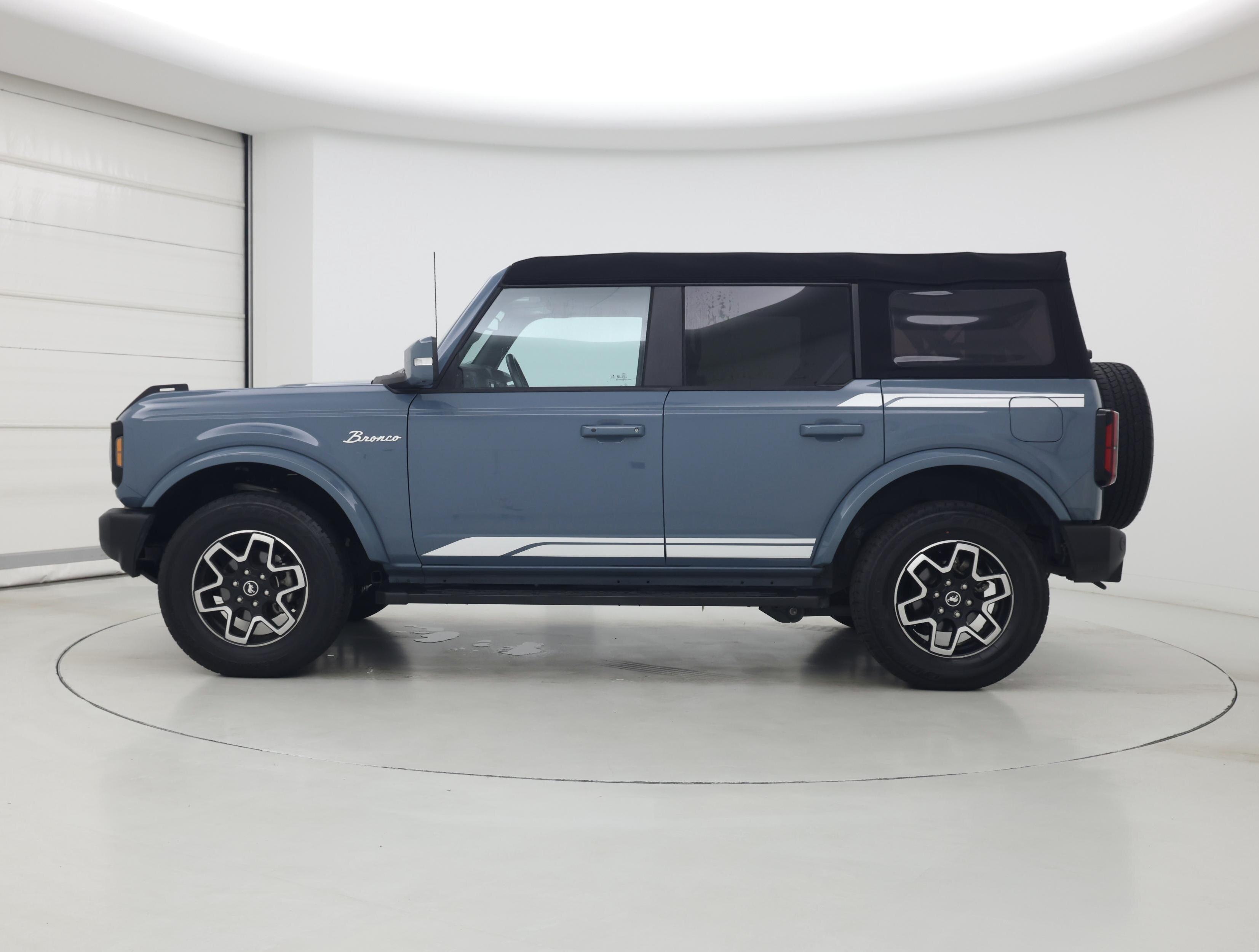 Thumbnail: 2023 Ford Bronco - 3