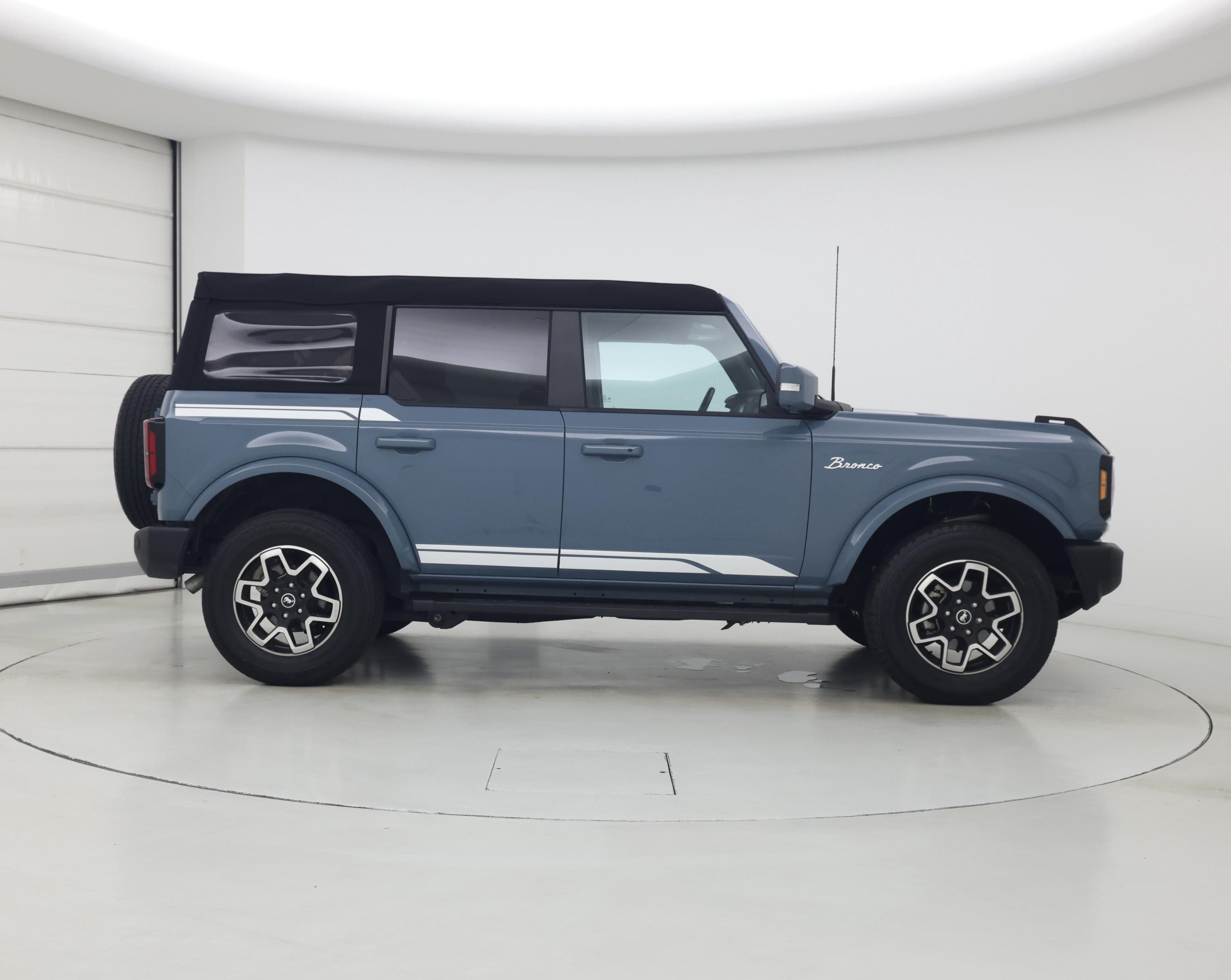 Thumbnail: 2023 Ford Bronco - 7