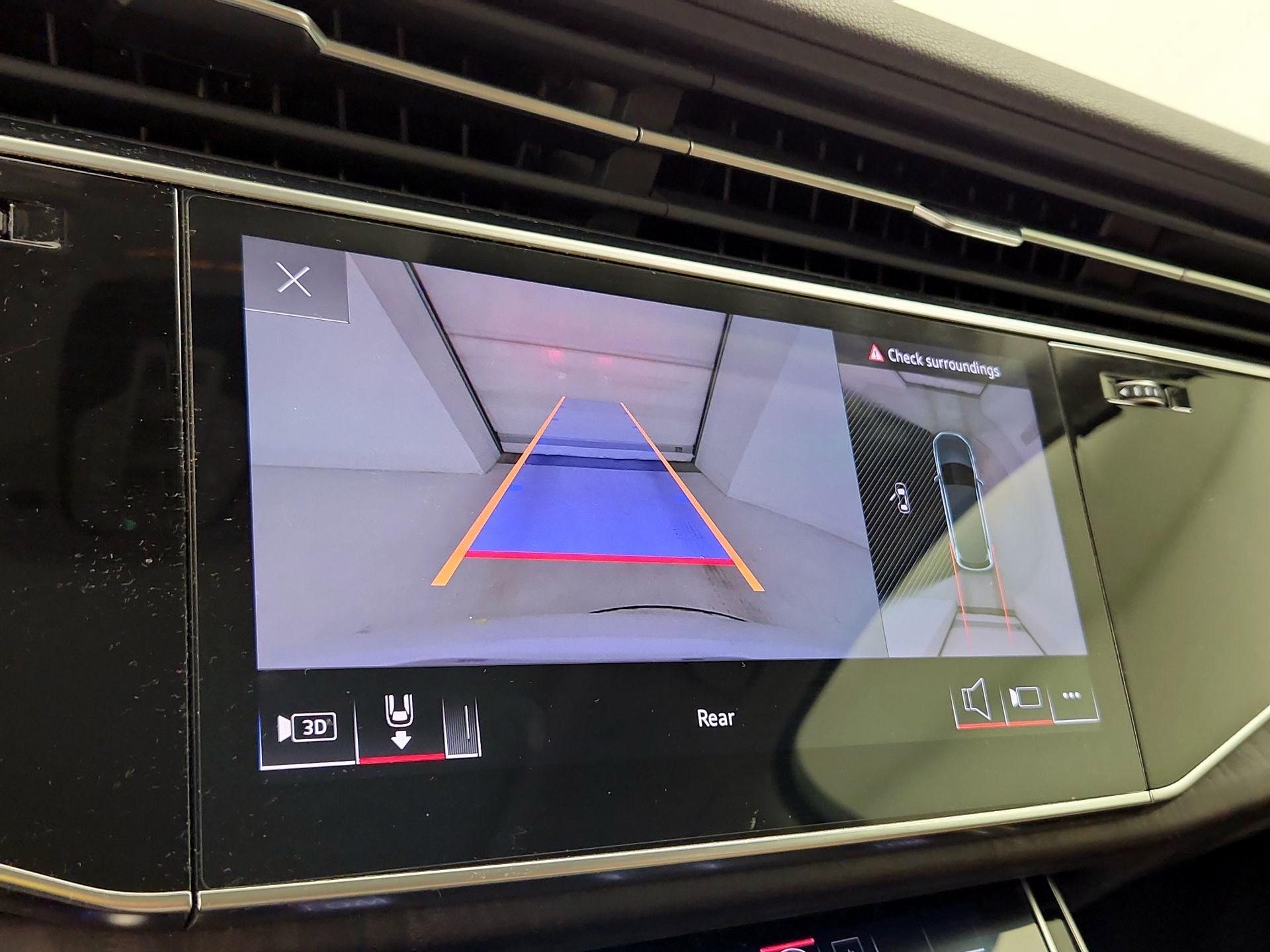 Thumbnail: 2021 Audi Q7 - 15