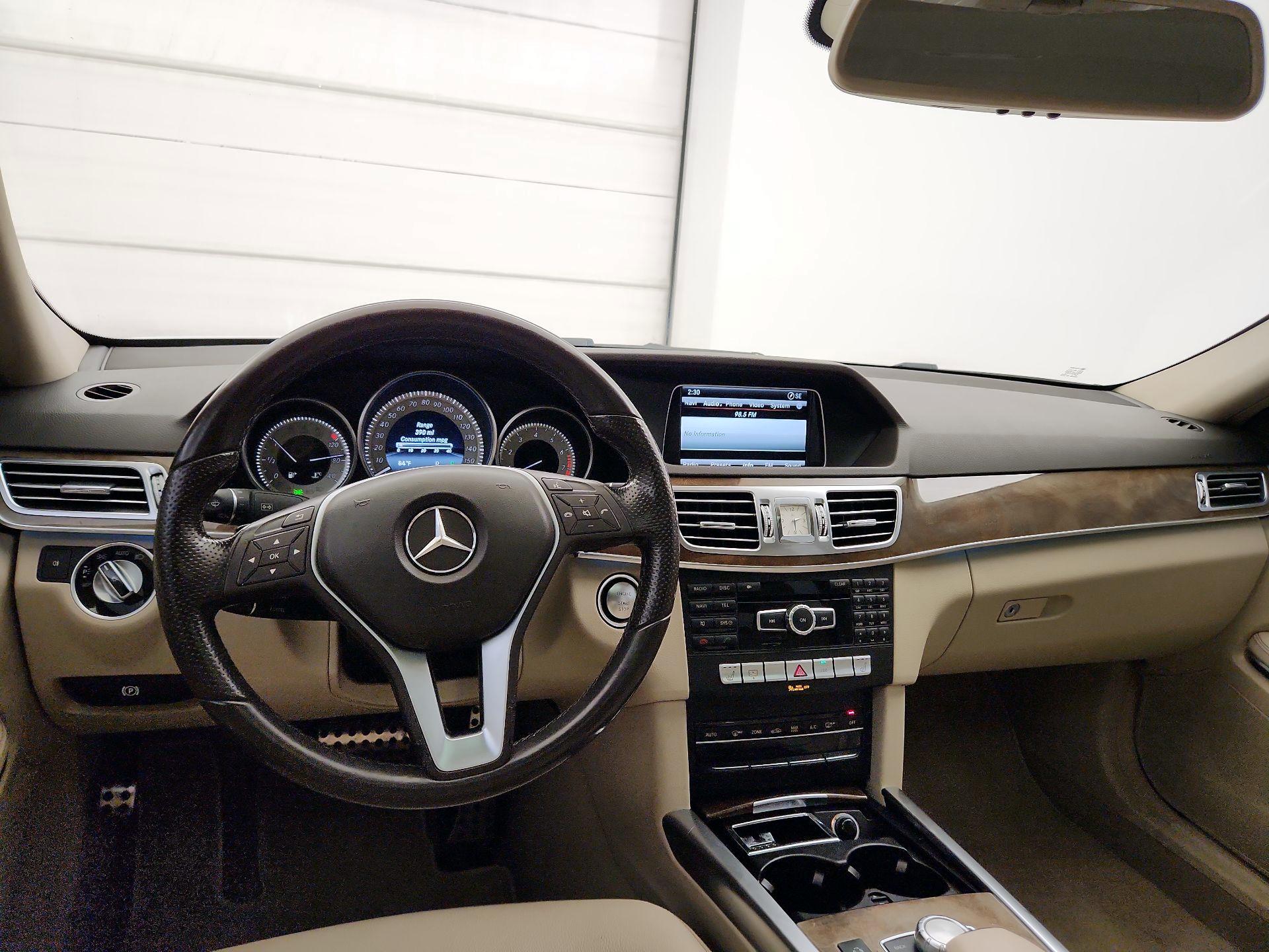 Thumbnail: 2014 Mercedes-Benz E-Class - 9