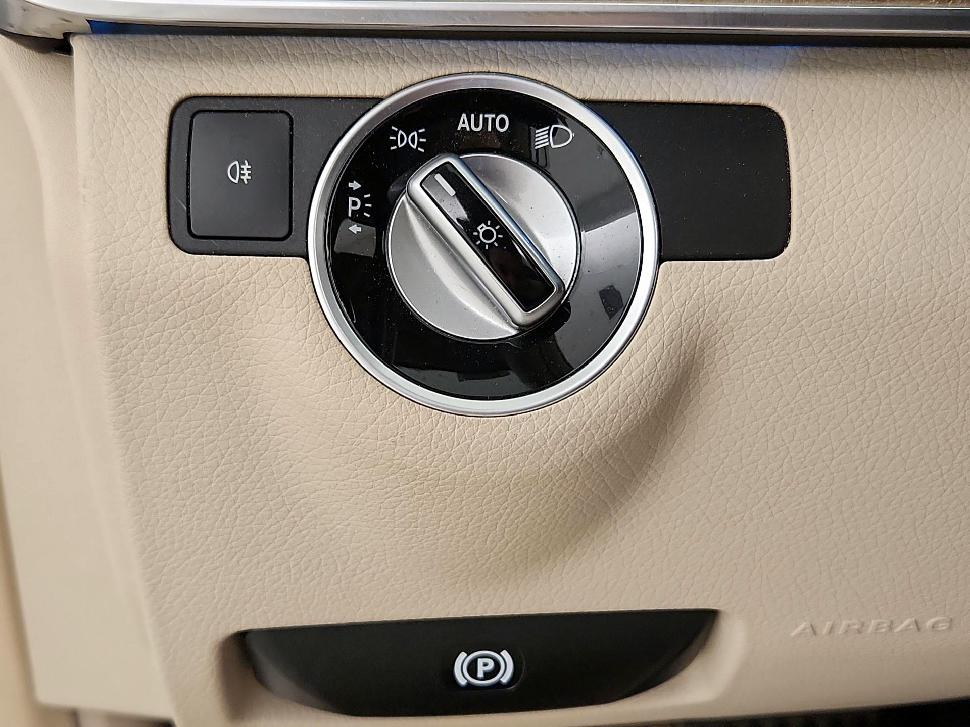 Thumbnail: 2014 Mercedes-Benz E-Class - 13