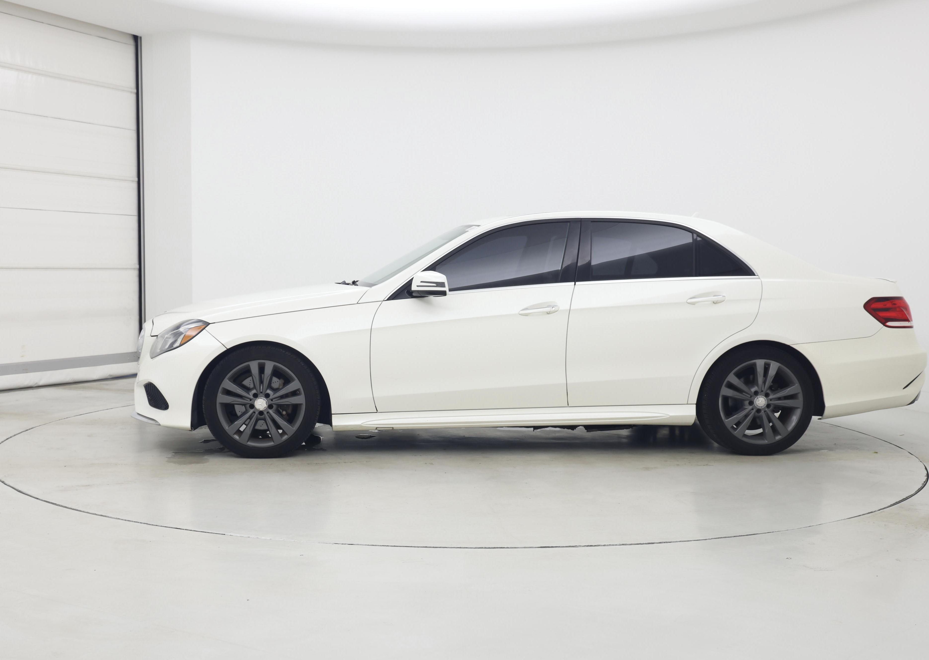 Thumbnail: 2014 Mercedes-Benz E-Class - 3