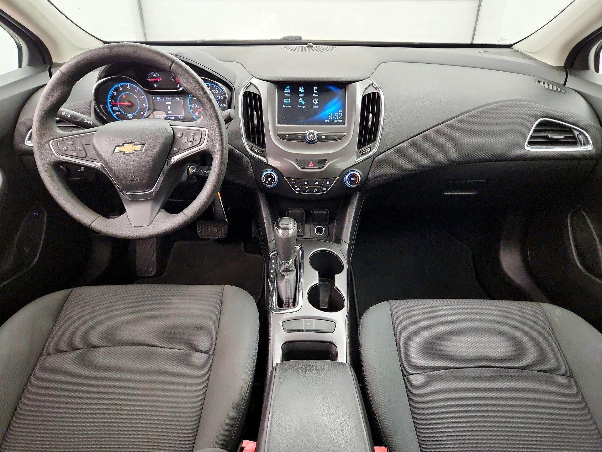 Thumbnail: 2017 Chevrolet Cruze - 9
