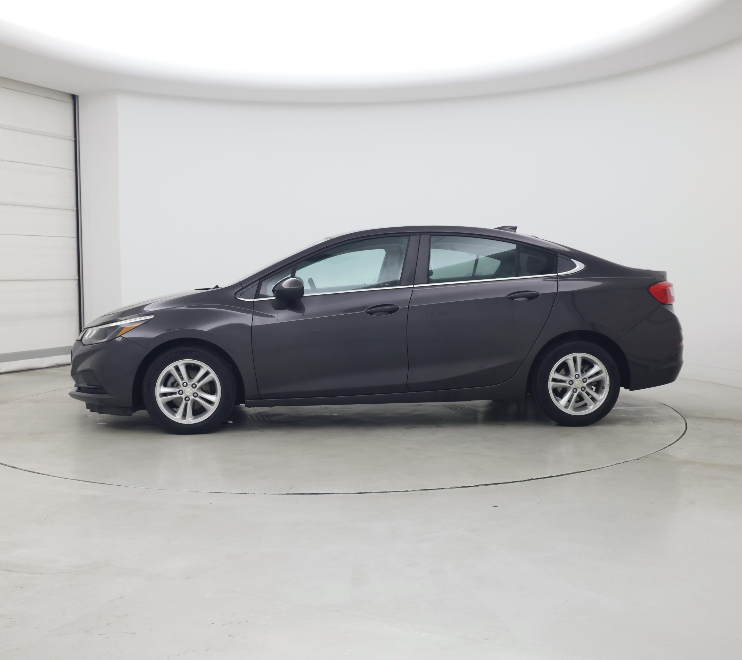 Thumbnail: 2017 Chevrolet Cruze - 3