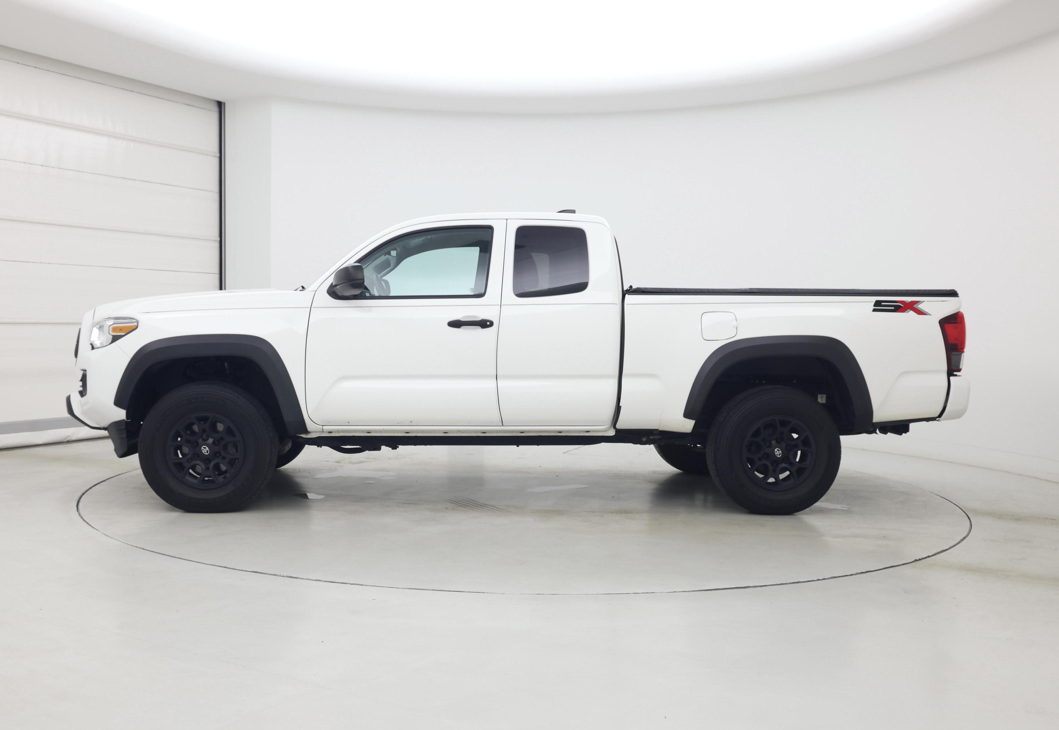 Thumbnail: 2022 Toyota Tacoma - 3