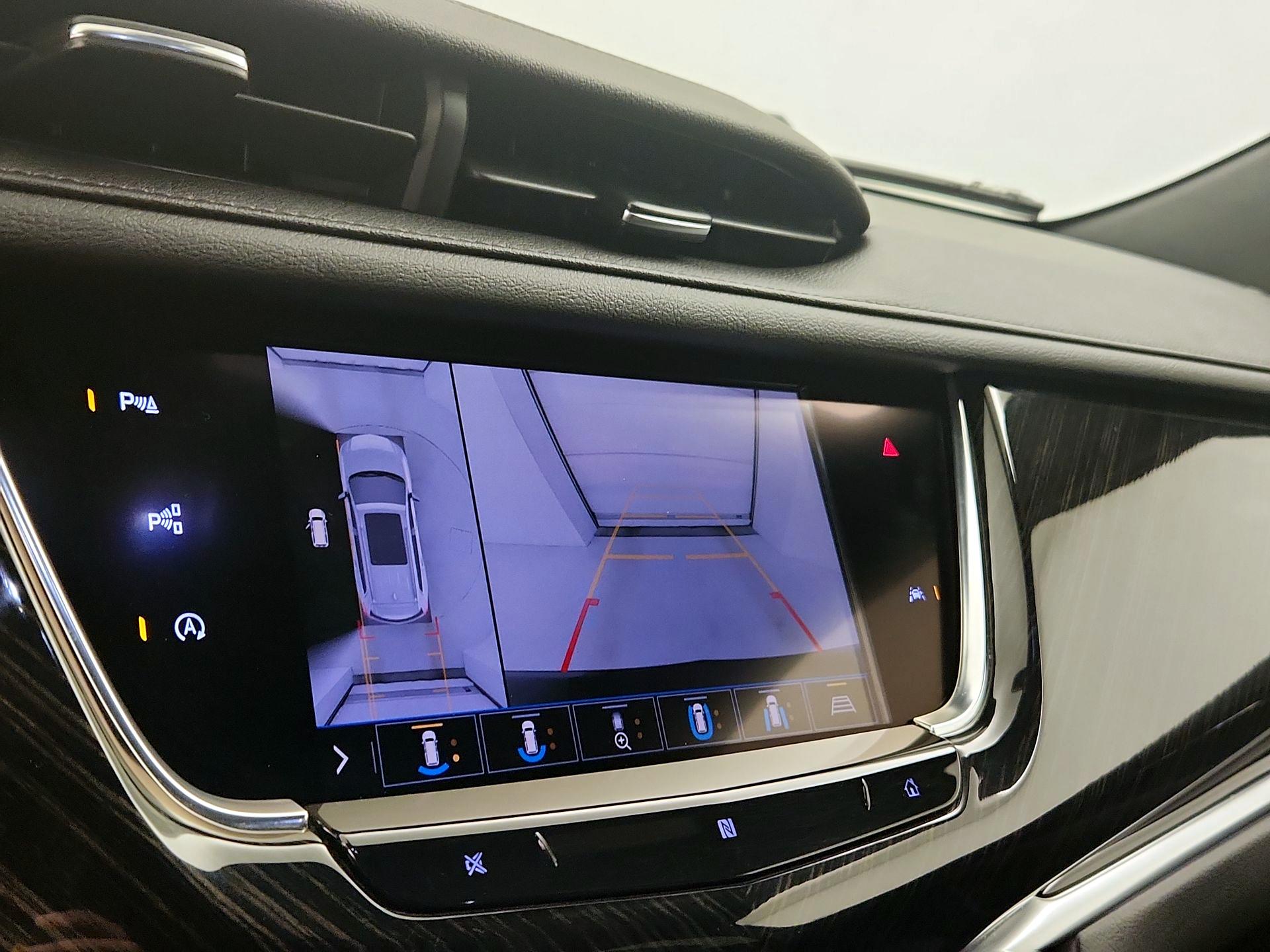 Thumbnail: 2020 Cadillac XT6 - 14