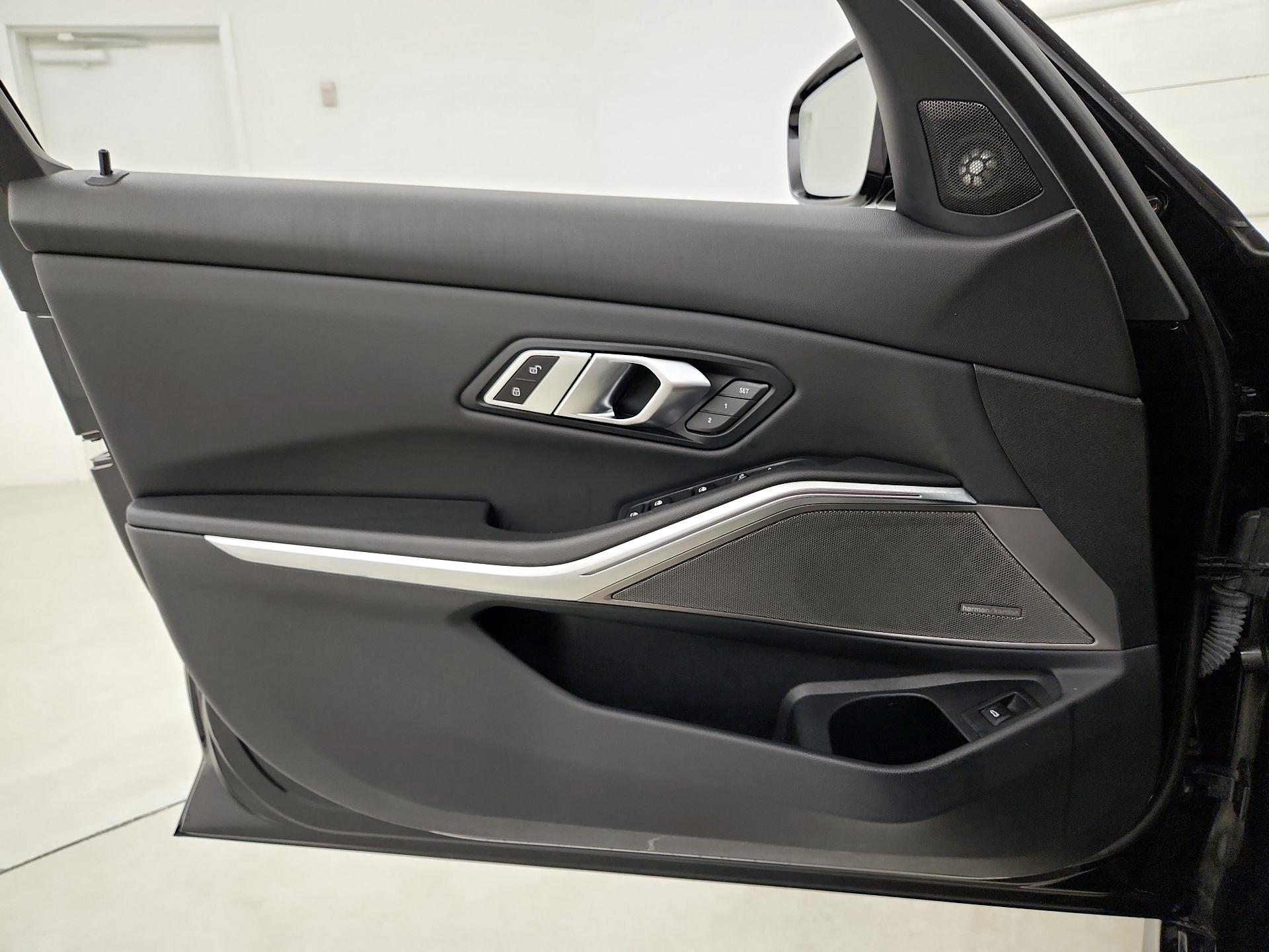 Thumbnail: 2022 BMW 3 Series - 12