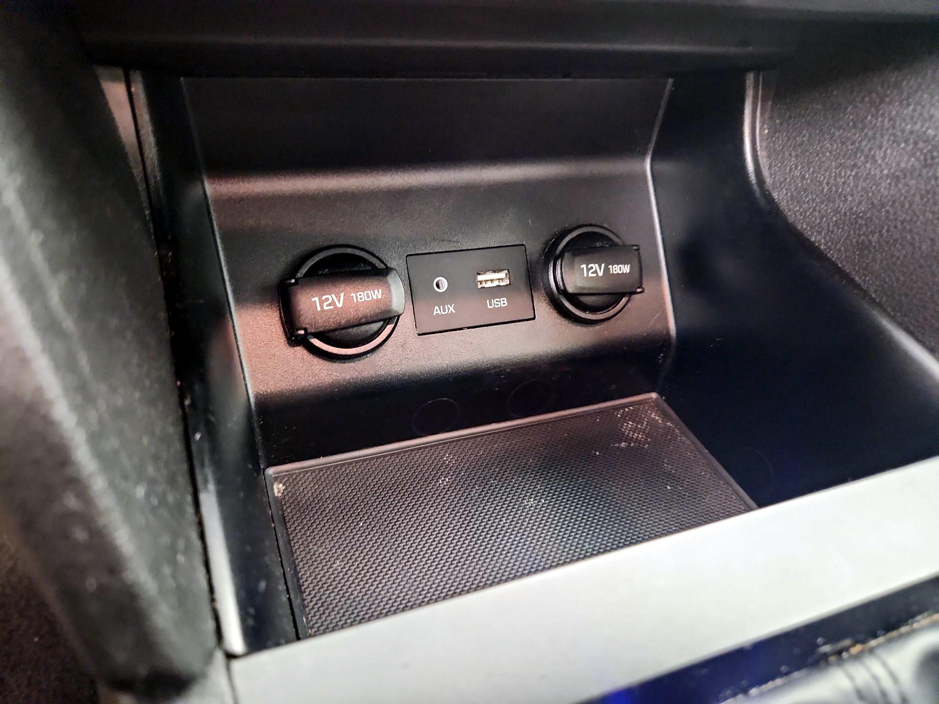 Thumbnail: 2020 Hyundai Elantra - 18