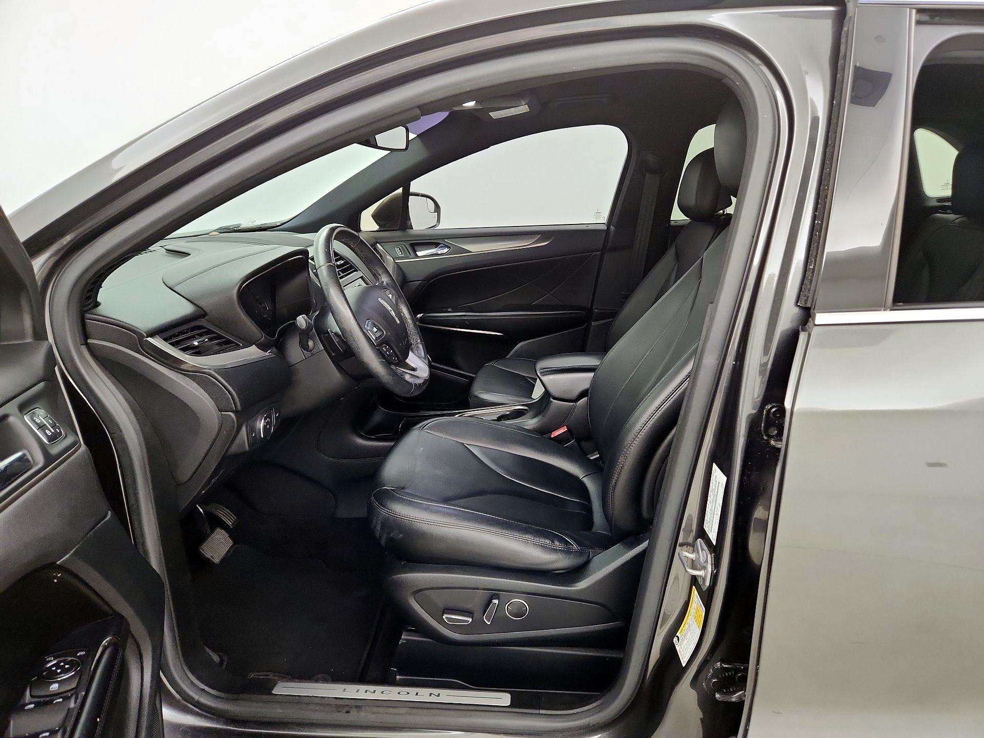 Thumbnail: 2017 Lincoln MKC - 11