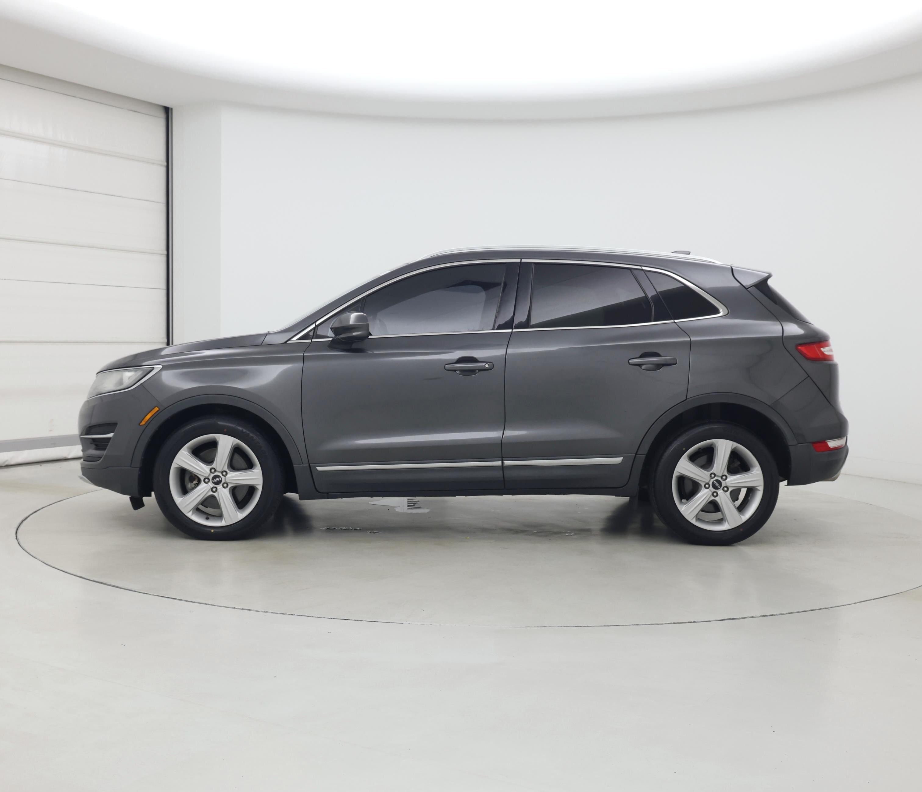 Thumbnail: 2017 Lincoln MKC - 3