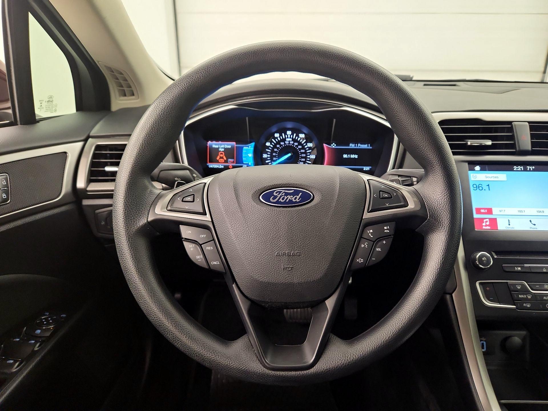 Thumbnail: 2017 Ford Fusion - 10