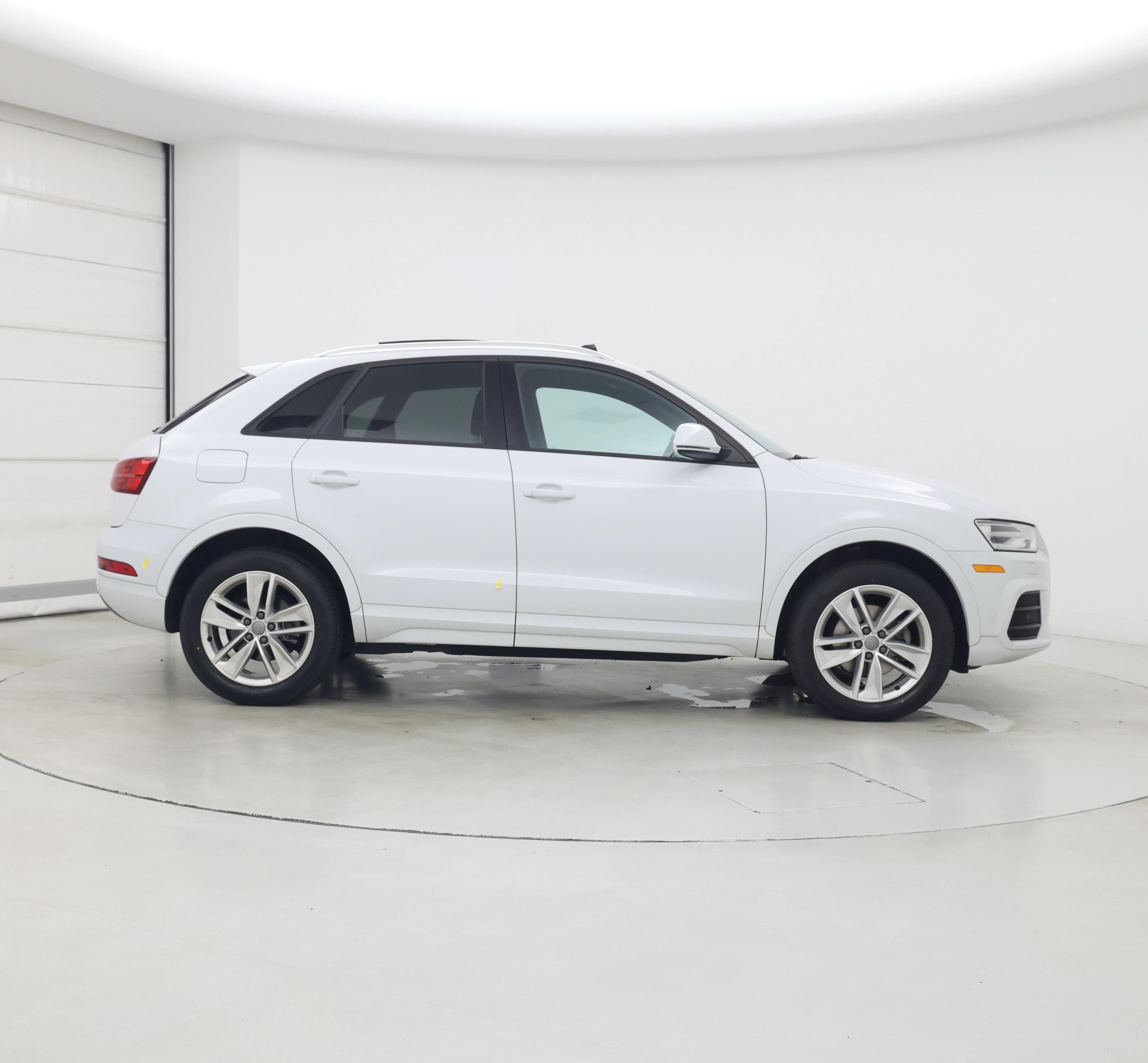 Thumbnail: 2017 Audi Q3 - 7
