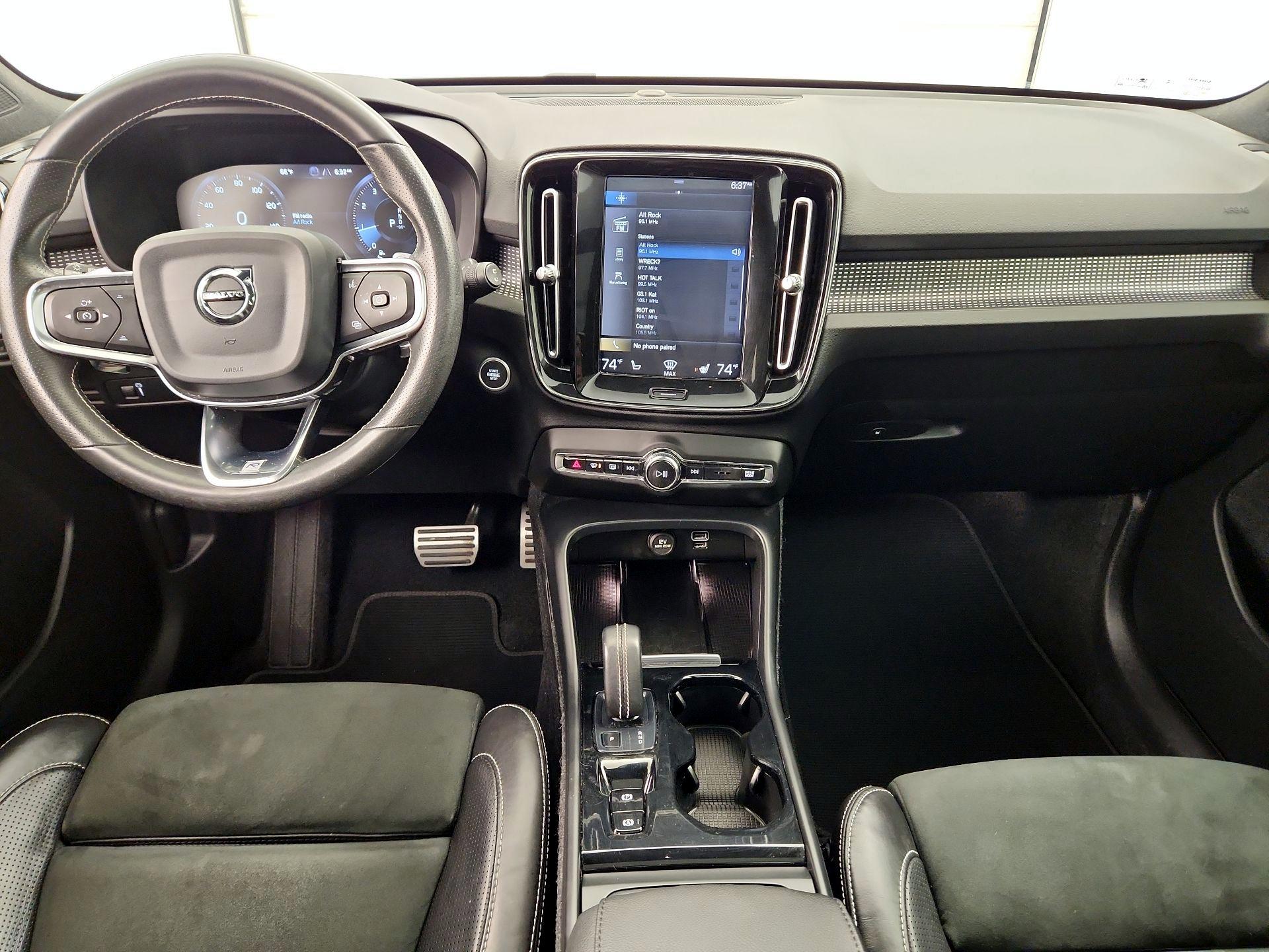 Thumbnail: 2019 Volvo XC40 - 9