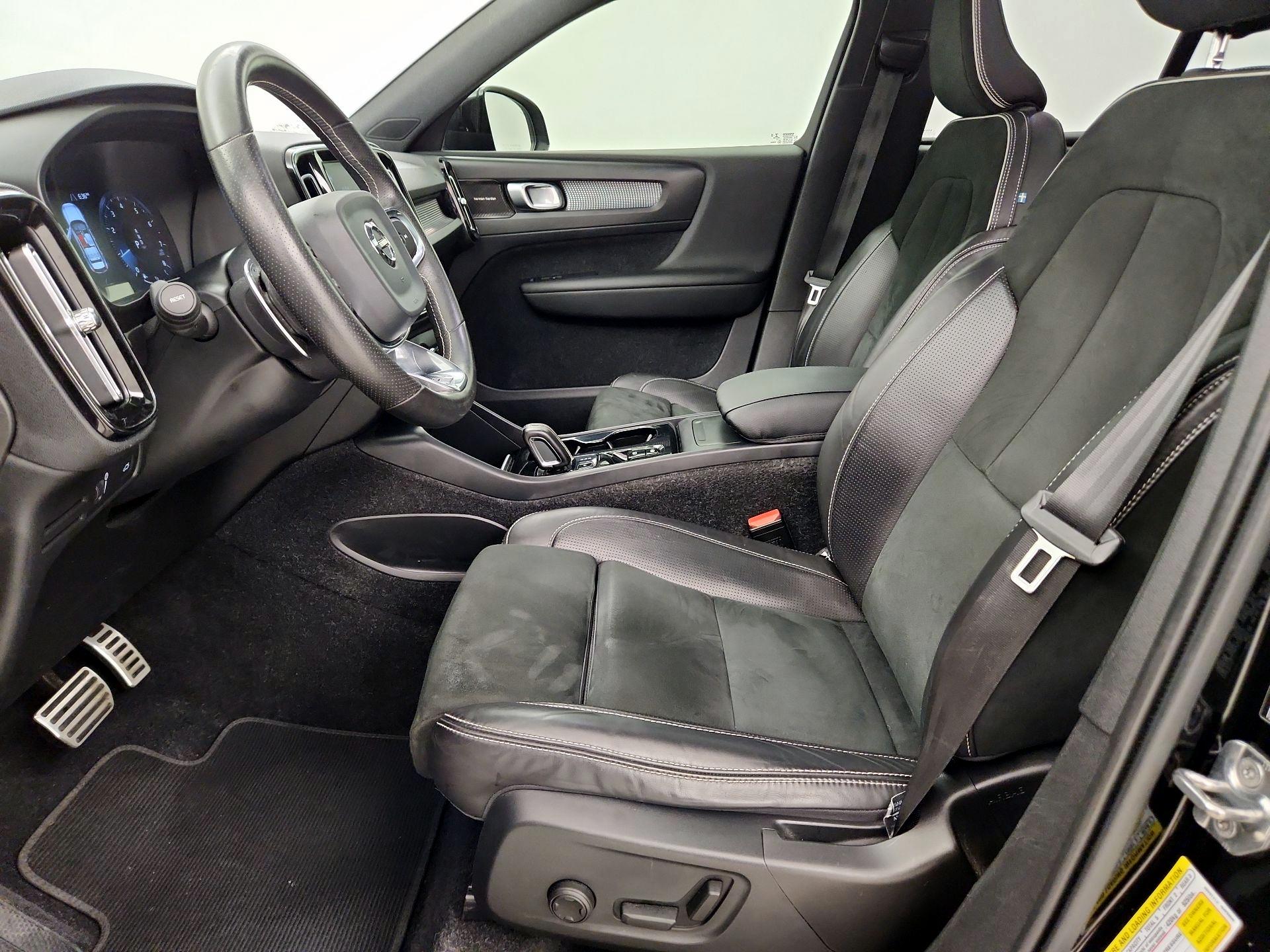 Thumbnail: 2019 Volvo XC40 - 11