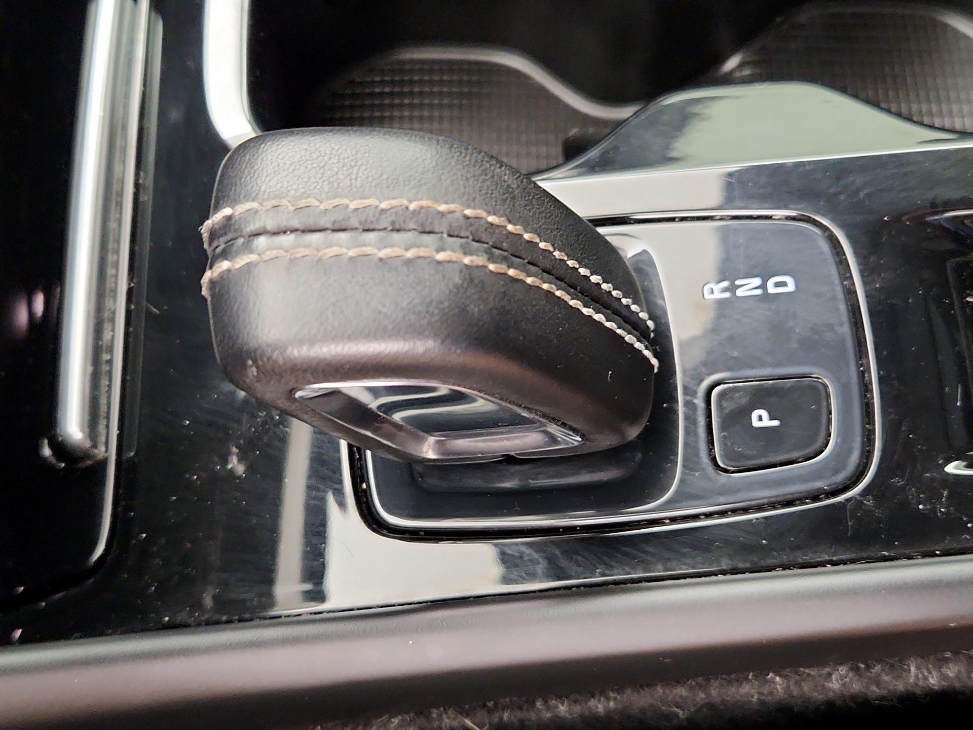 Thumbnail: 2019 Volvo XC40 - 17