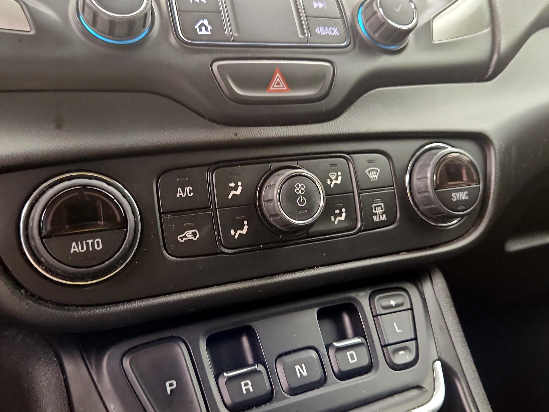 Thumbnail: 2019 GMC Terrain - 16