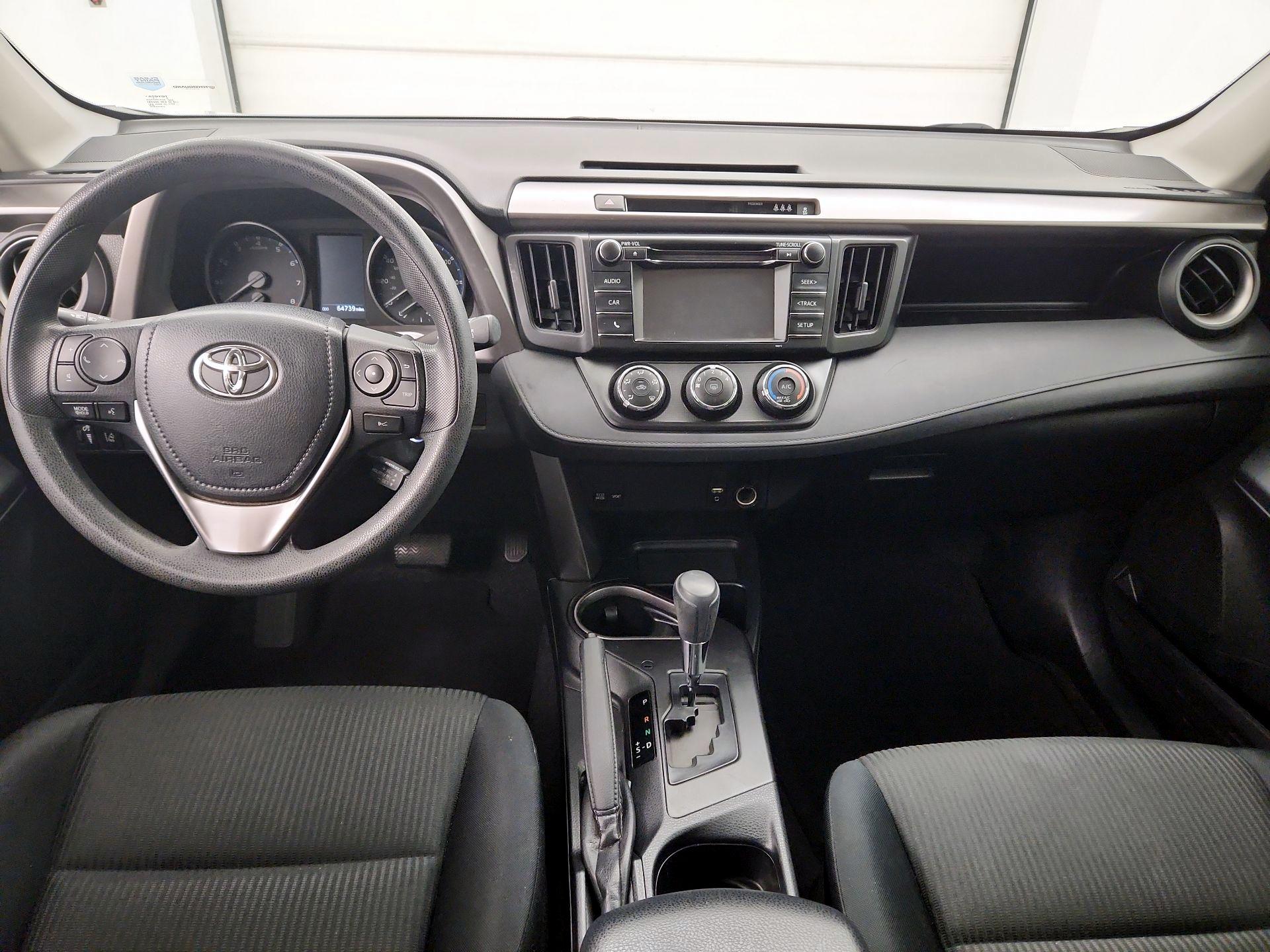Thumbnail: 2017 Toyota RAV4 - 9