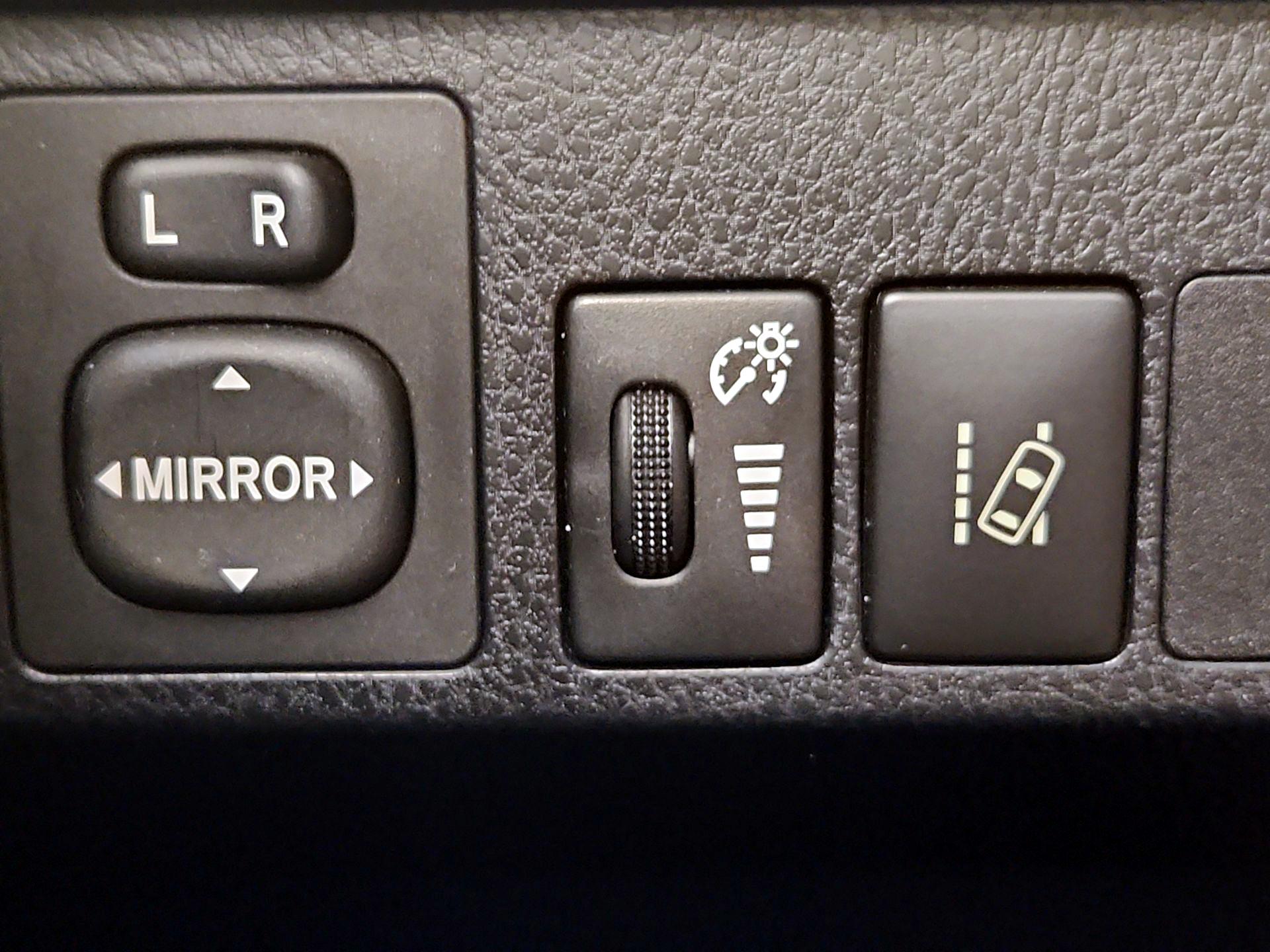 Thumbnail: 2017 Toyota RAV4 - 13