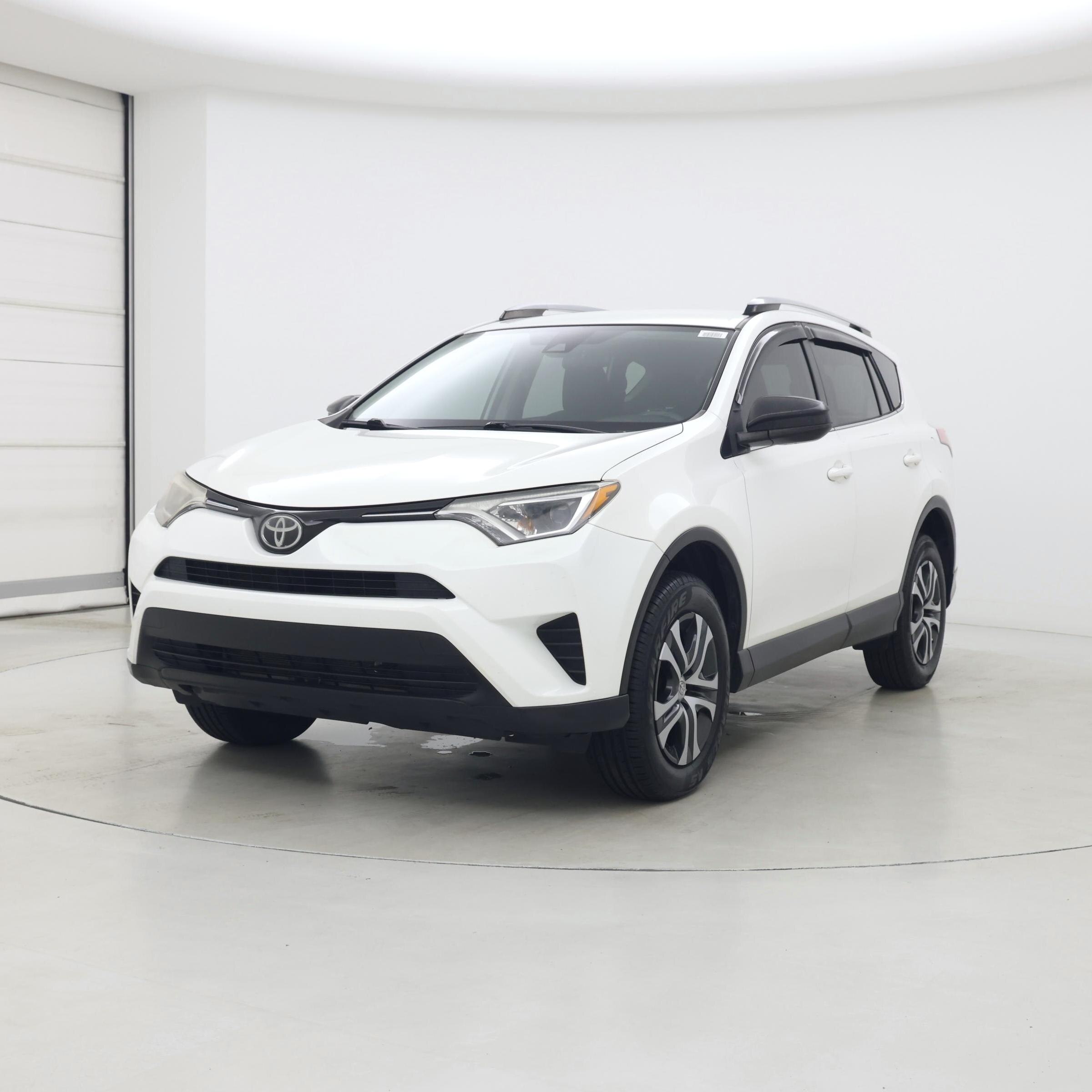 Thumbnail: 2017 Toyota RAV4 - 4