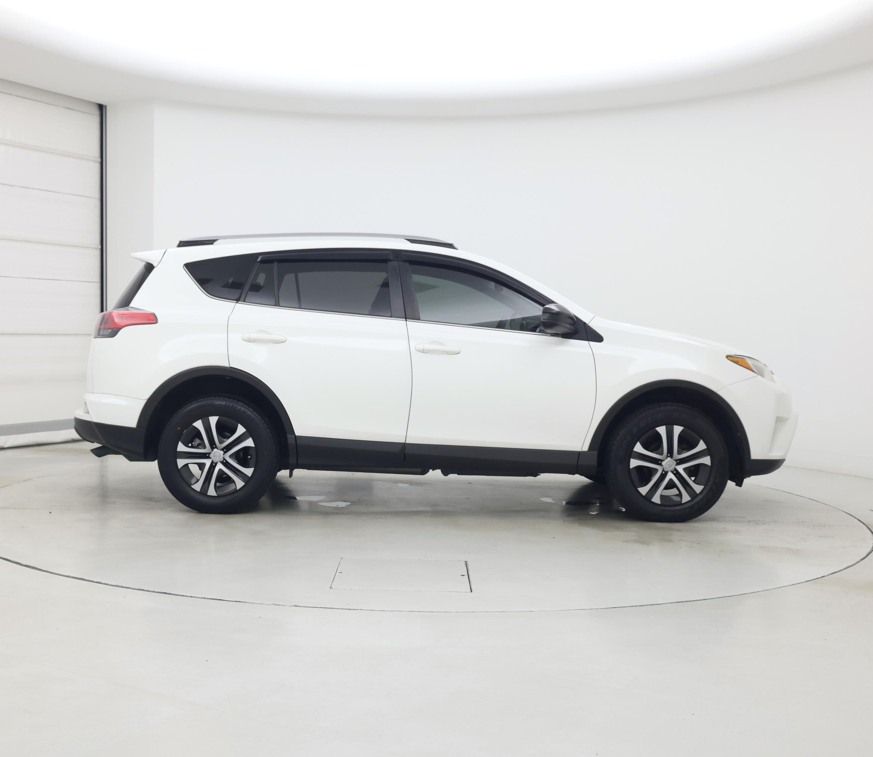 Thumbnail: 2017 Toyota RAV4 - 7