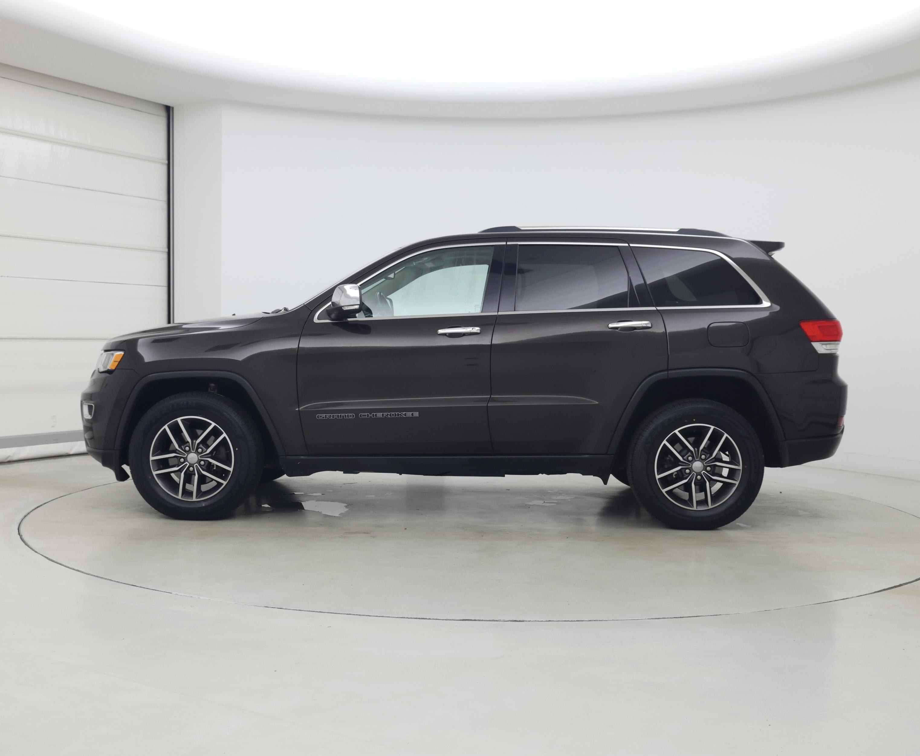 Thumbnail: 2017 Jeep Grand Cherokee - 3