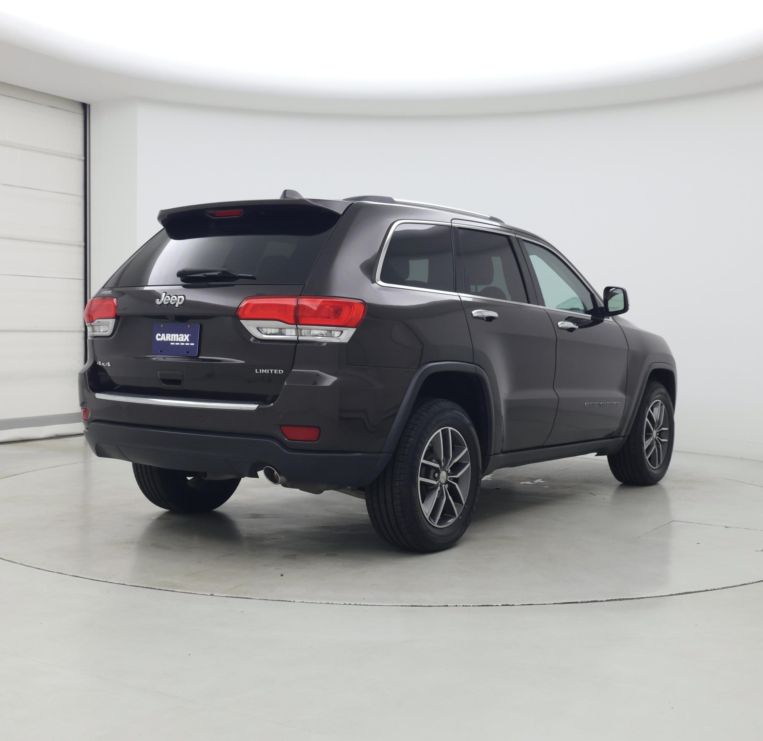 Thumbnail: 2017 Jeep Grand Cherokee - 8