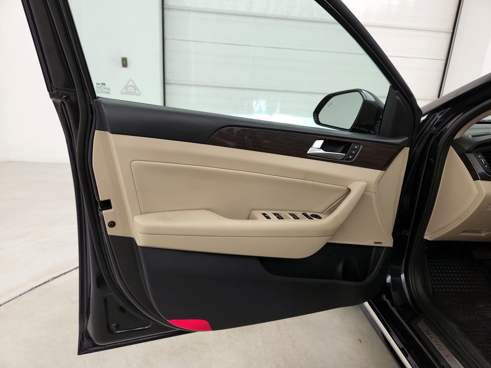Thumbnail: 2019 Hyundai Sonata - 12