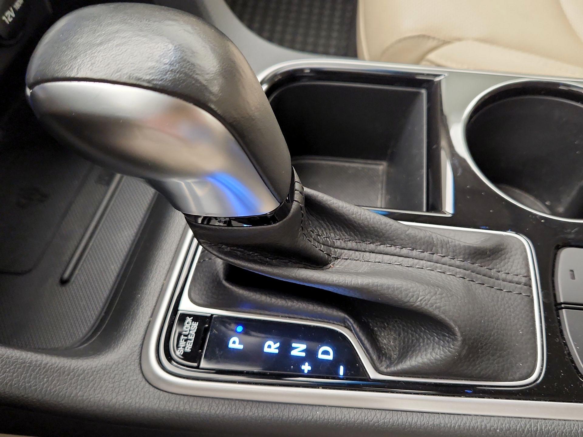 Thumbnail: 2019 Hyundai Sonata - 18