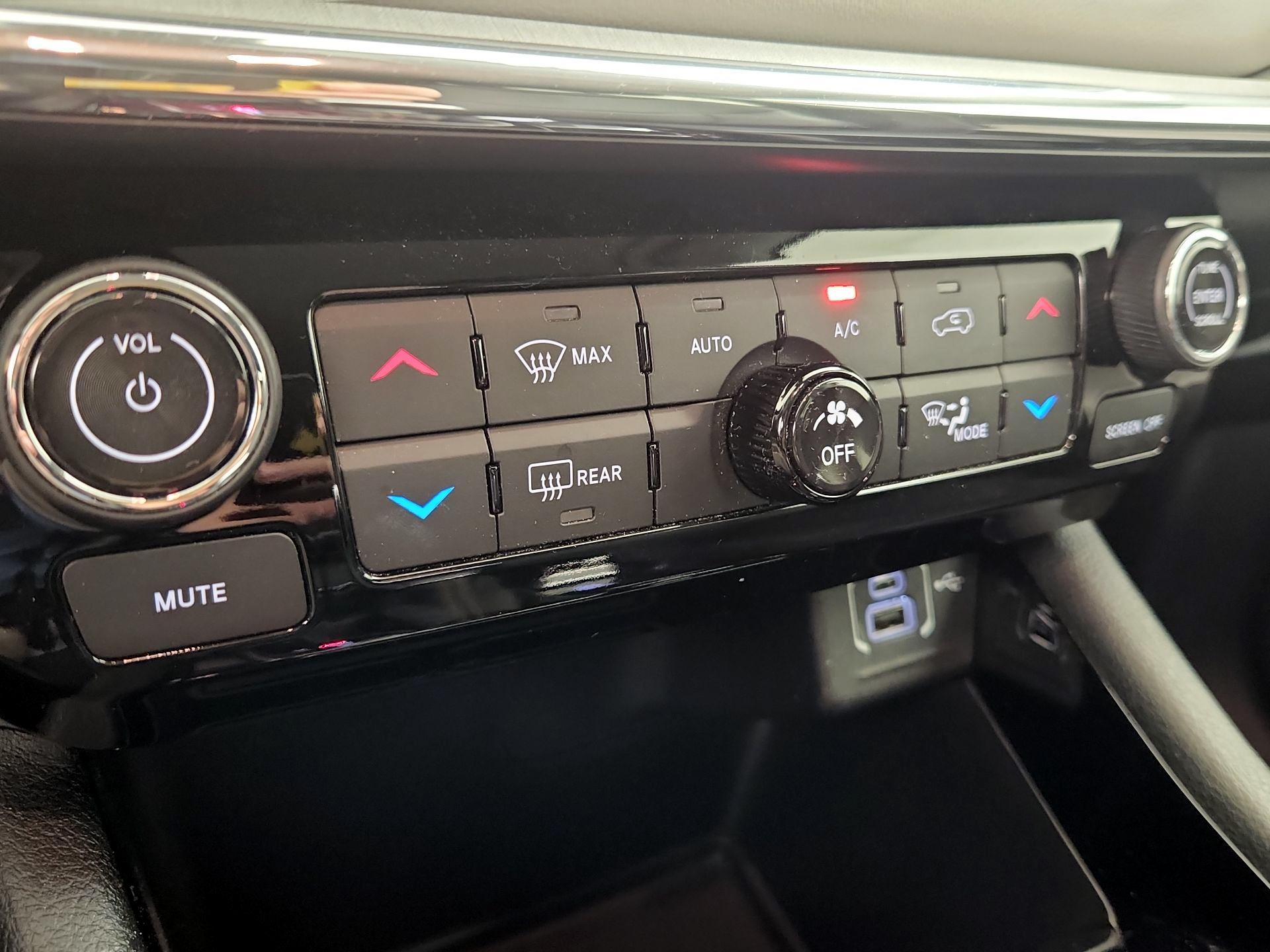 Thumbnail: 2022 Jeep Compass - 16